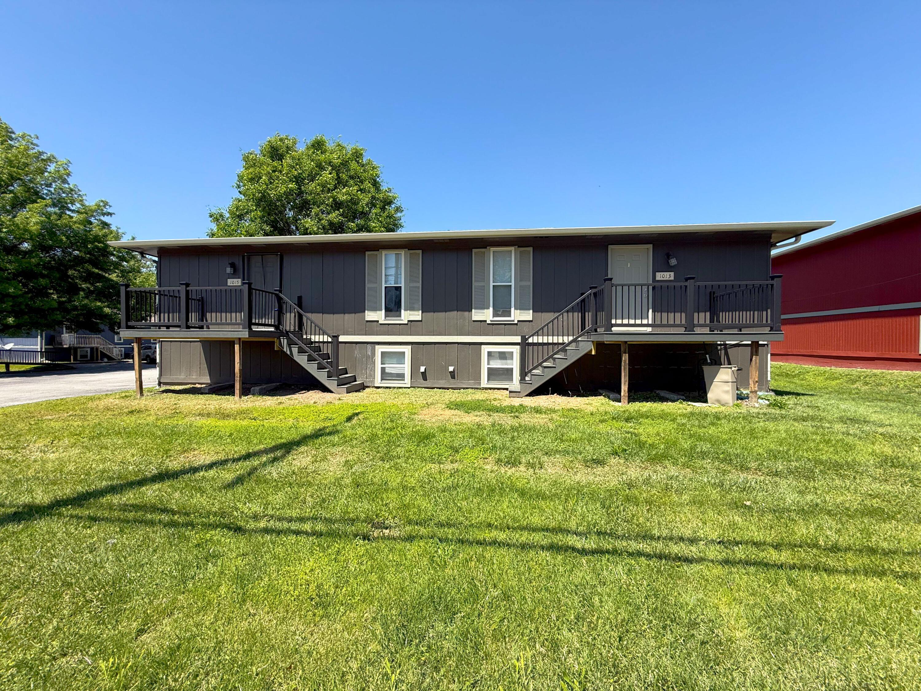 1013 W ASH ST Property Photo 1