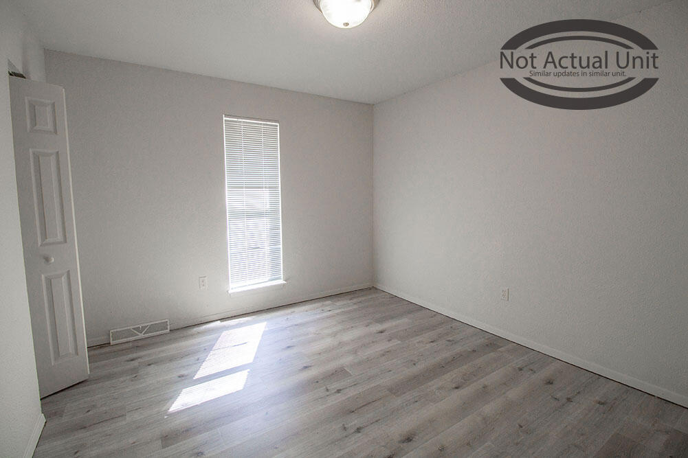 1013 W Ash St Property Photo 11