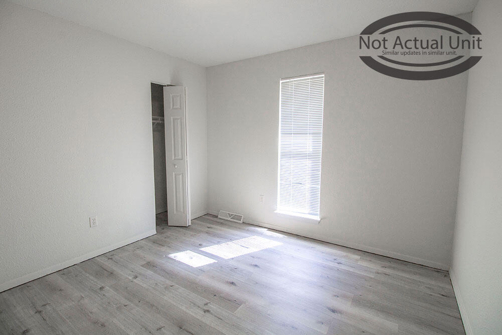 1013 W Ash St Property Photo 12
