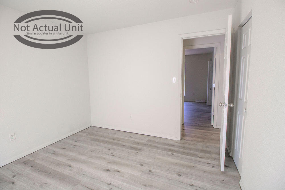1013 W Ash St Property Photo 14