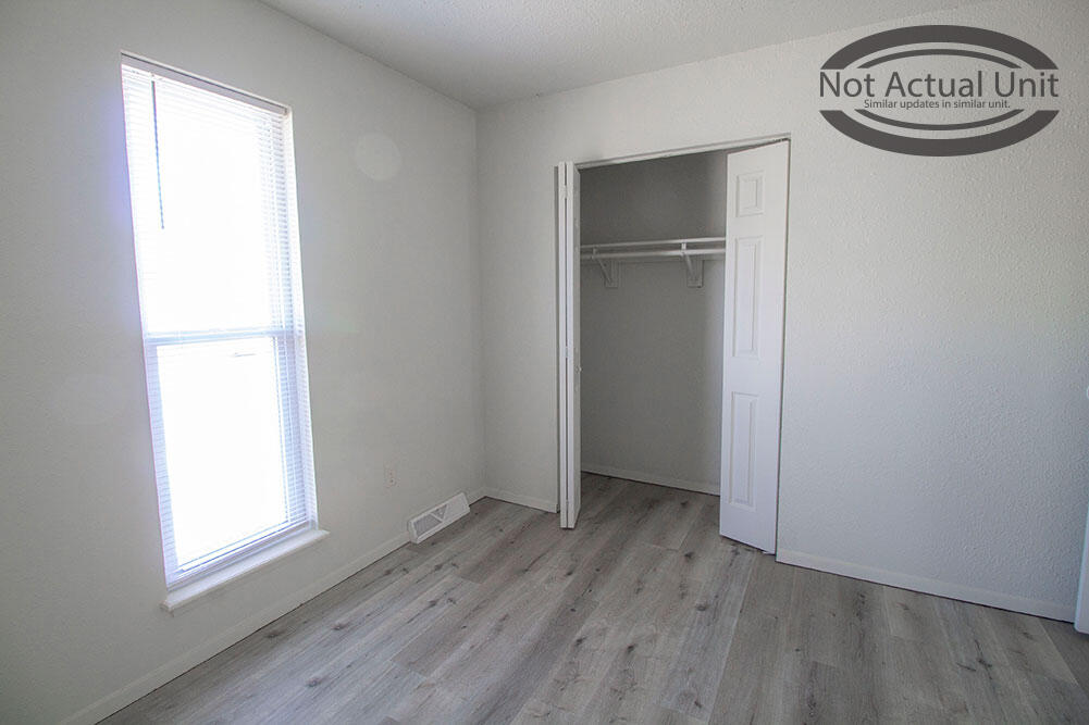 1013 W Ash St Property Photo 17
