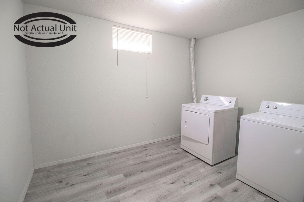 1013 W Ash St Property Photo 28