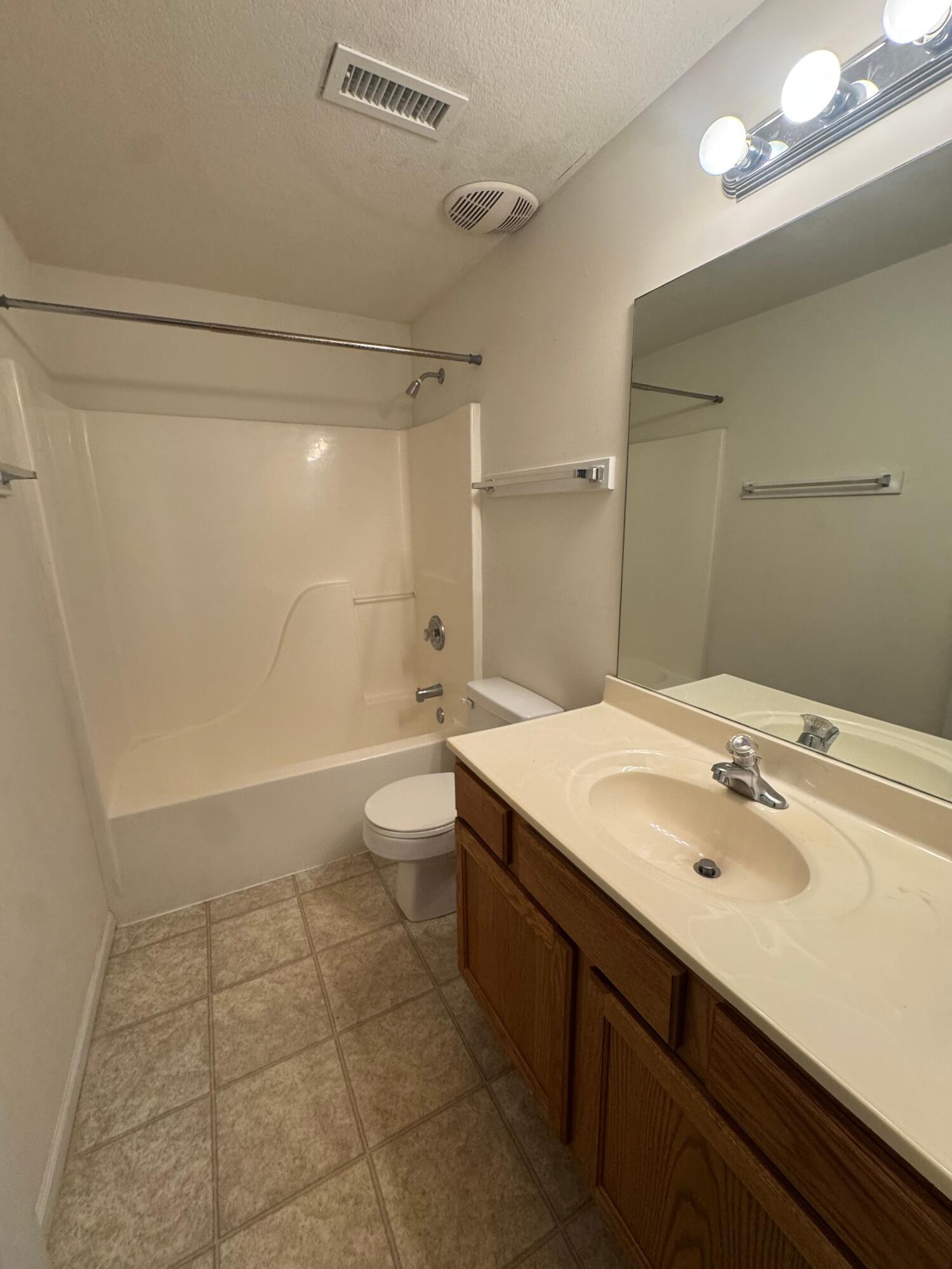 3410 E Saint Charles Rd Property Photo 10
