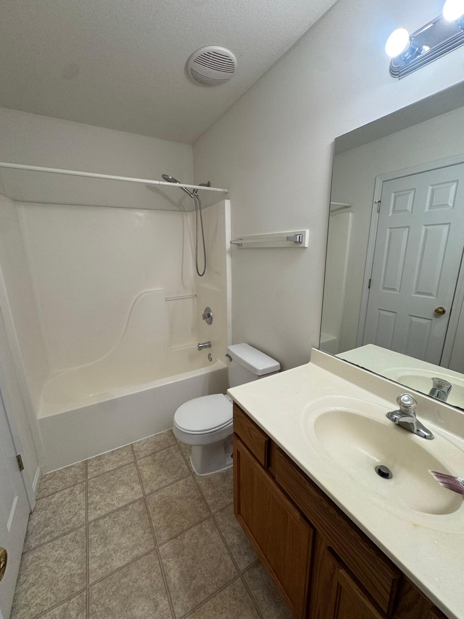 3410 E Saint Charles Rd Property Photo 23