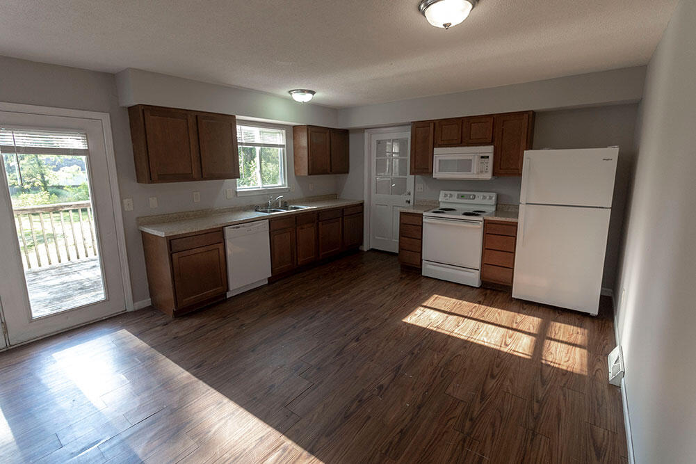1305 N Golf Blvd B Property Photo 6