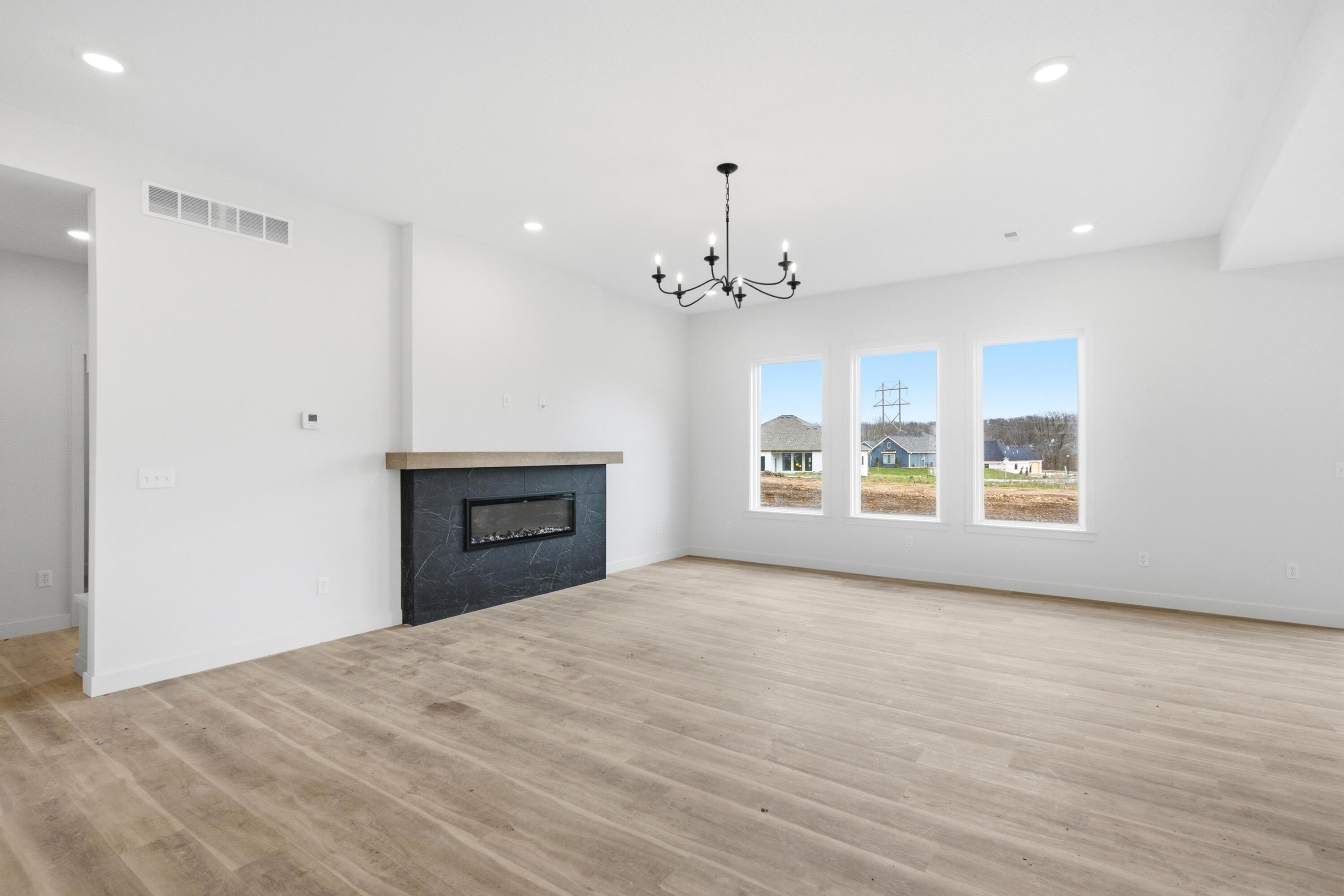 2016 Stone Mountain Ct Property Photo 6