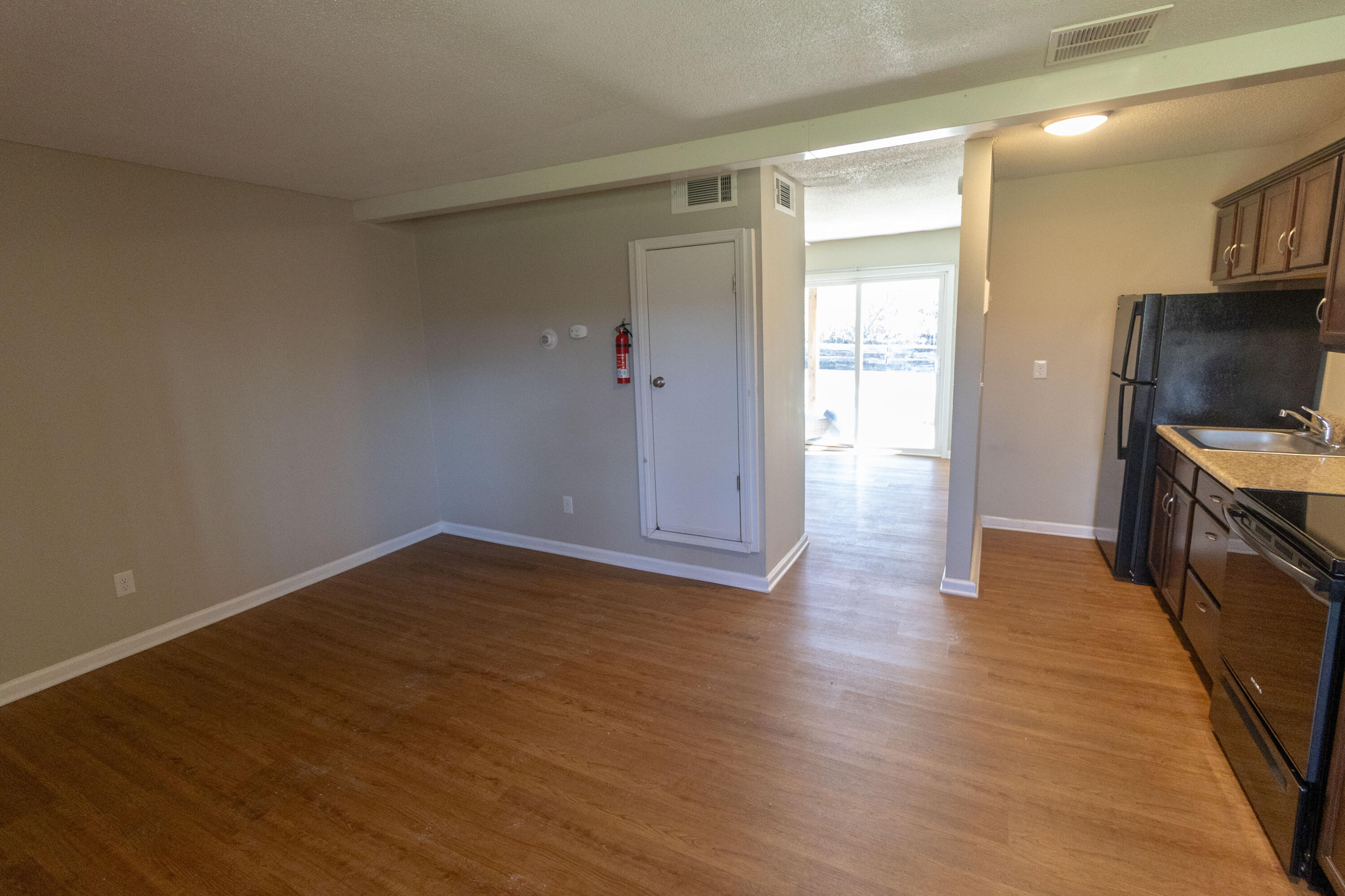 105 N Garth Ave 5 Property Photo 3