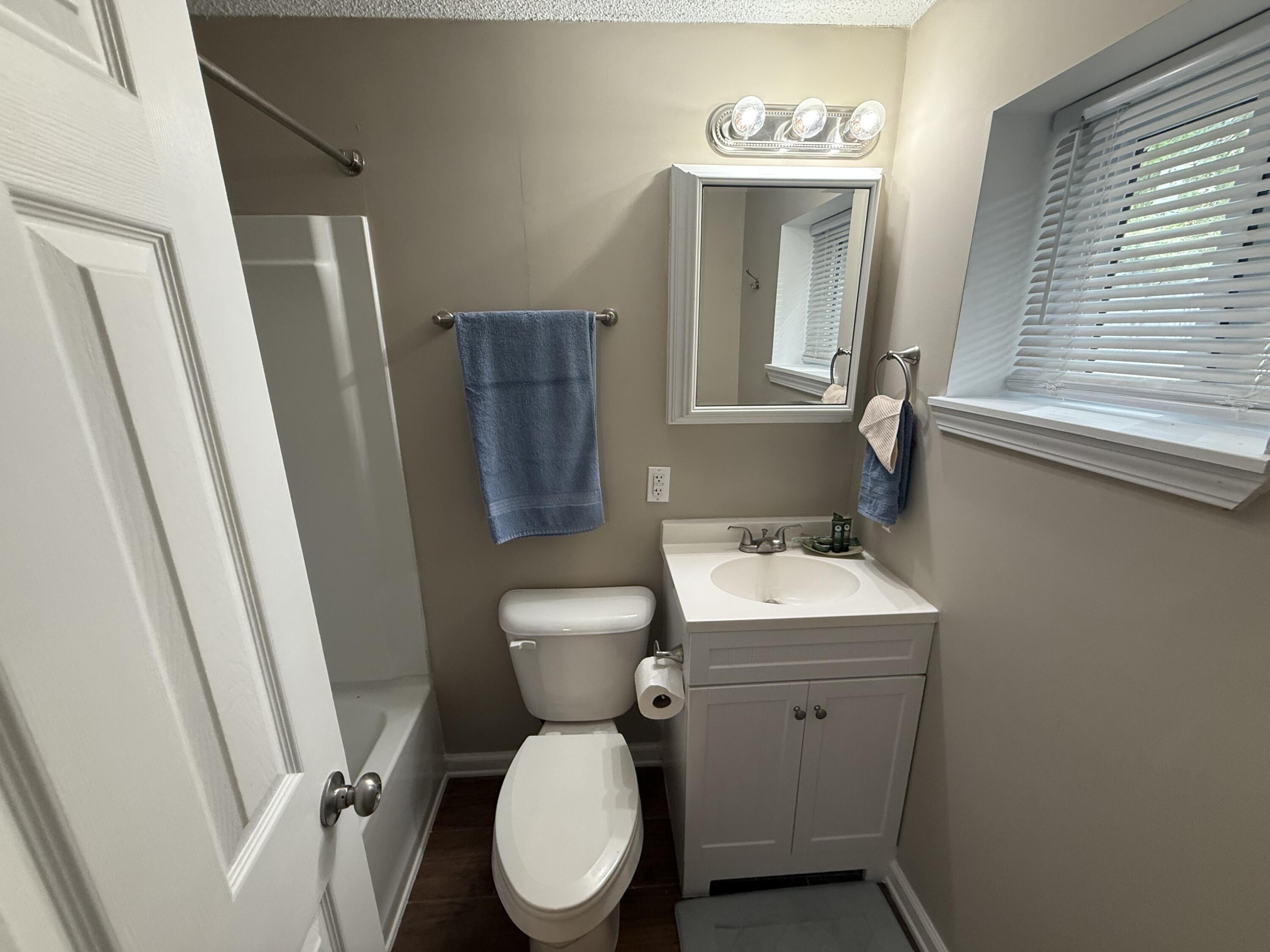 105 N Garth Ave 56 Property Photo 10