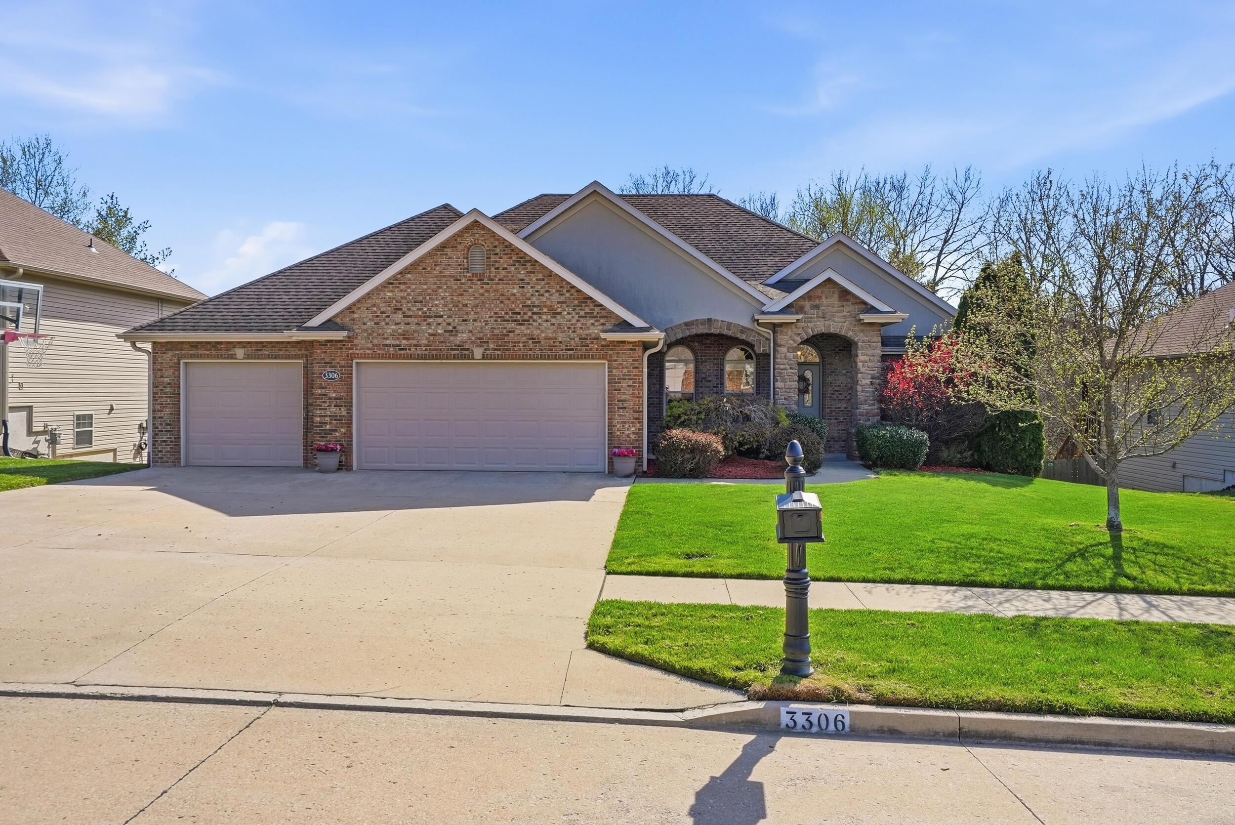 3306 Crabapple Ln Property Photo 1