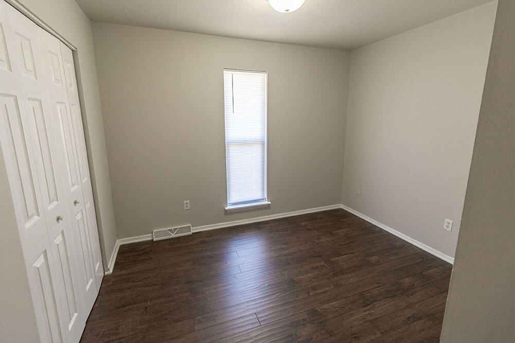 1011 W Ash St Property Photo 10