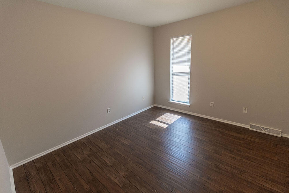 1011 W Ash St Property Photo 15