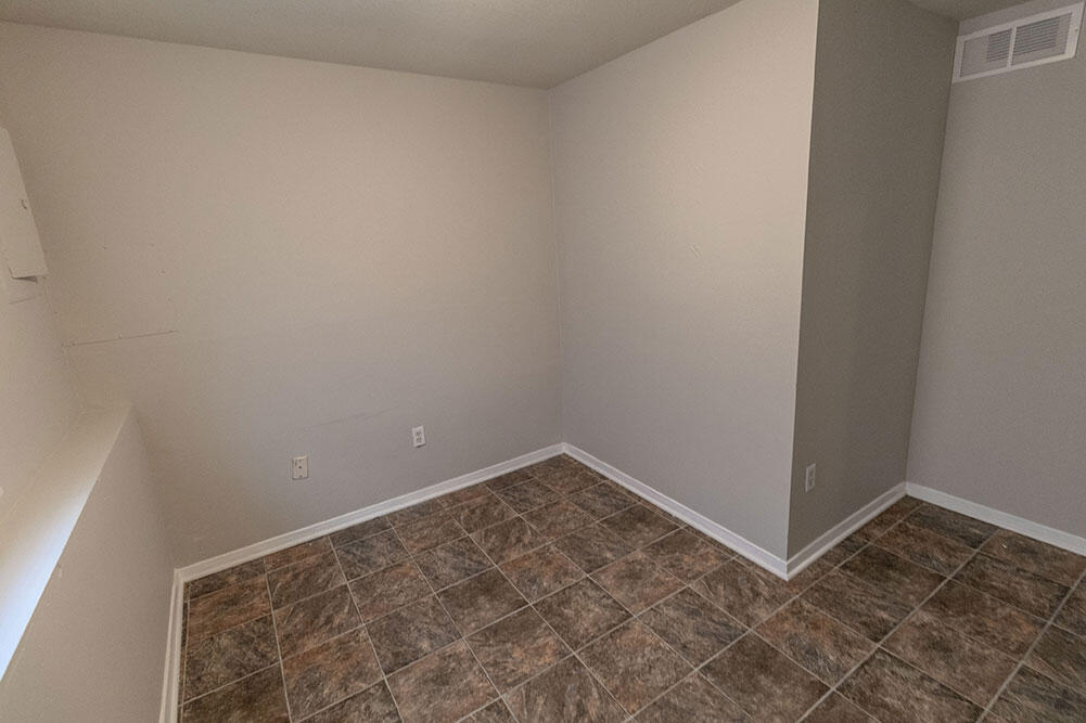 1011 W Ash St Property Photo 28