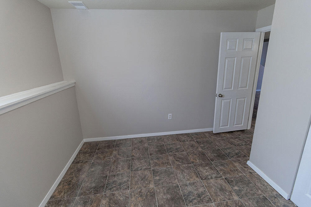 1011 W Ash St Property Photo 32