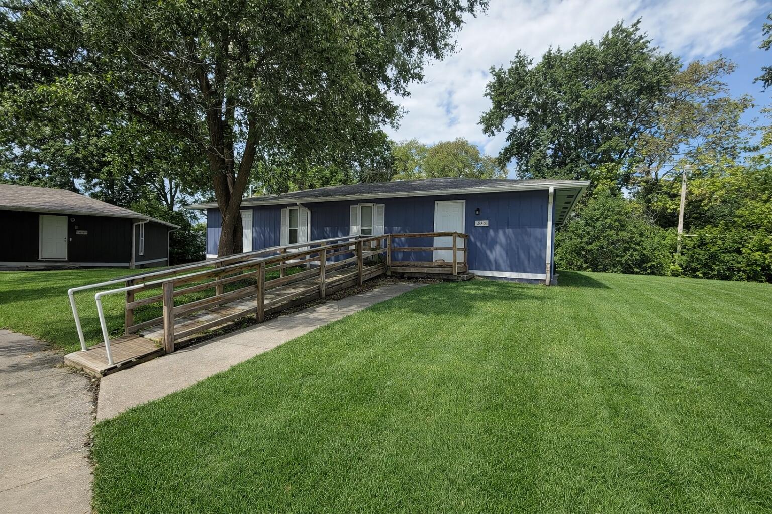 215 WHEATON CT Property Photo 1
