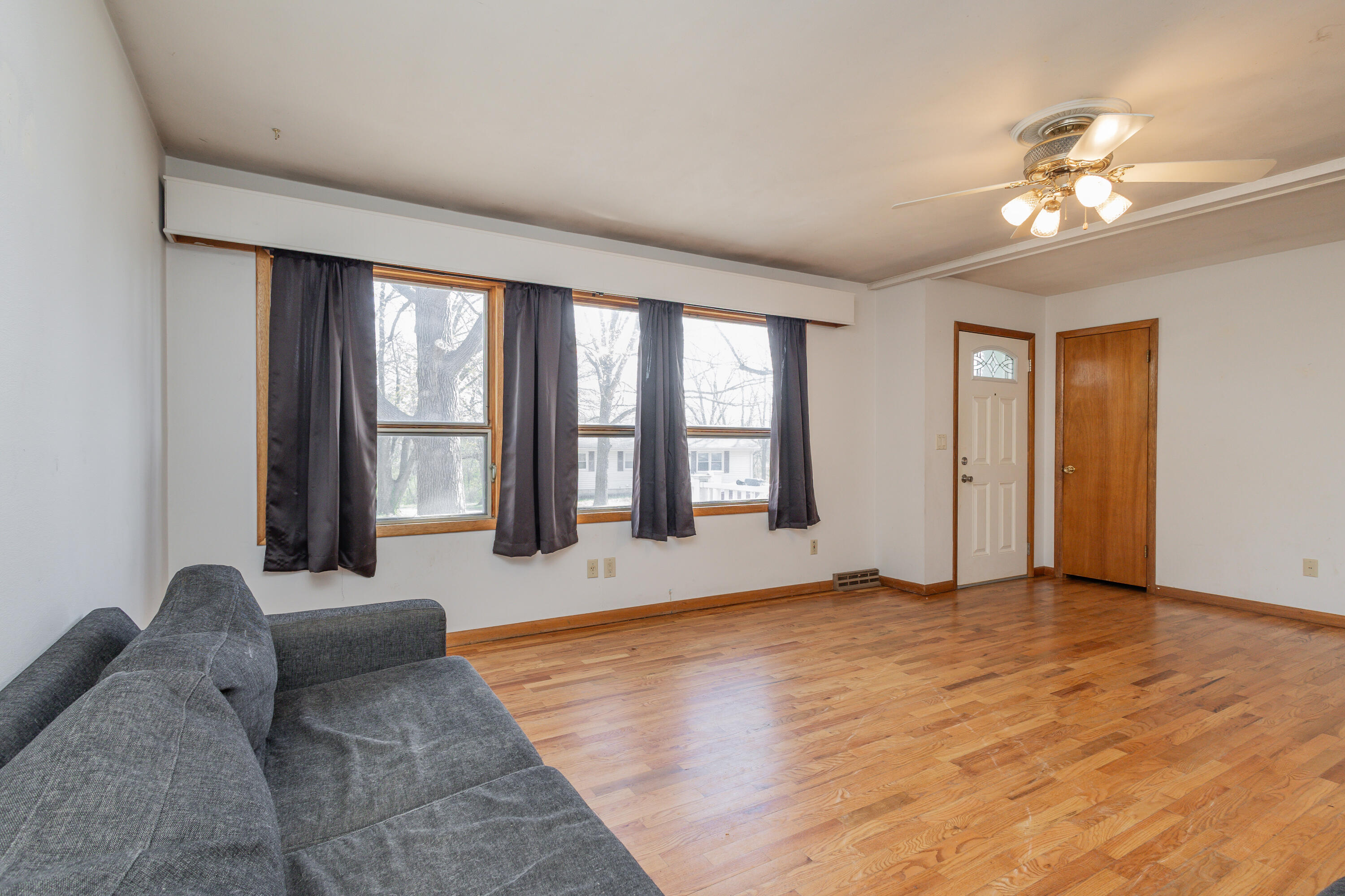 603 Spring Valley Dr Property Photo 4