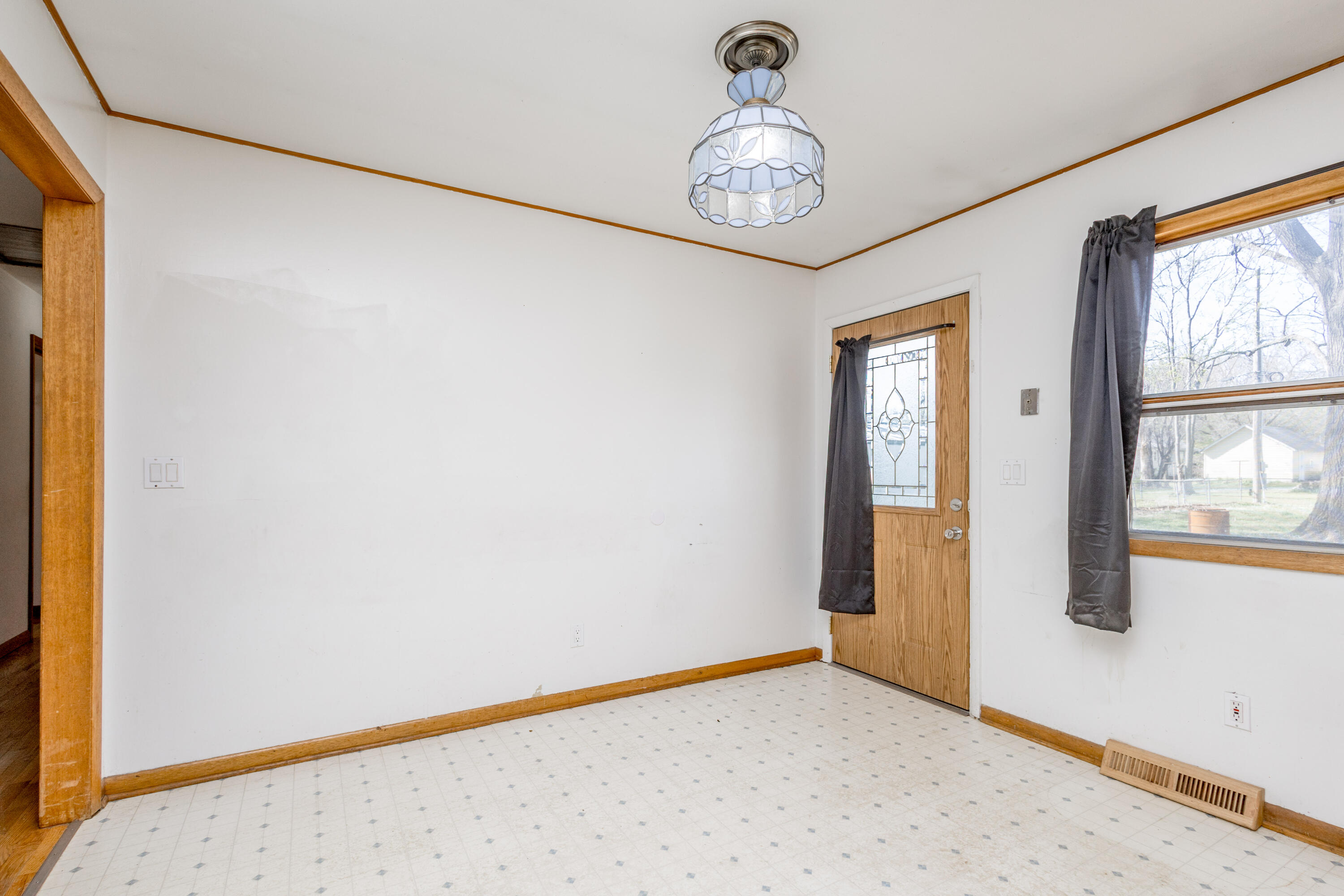 603 Spring Valley Dr Property Photo 7
