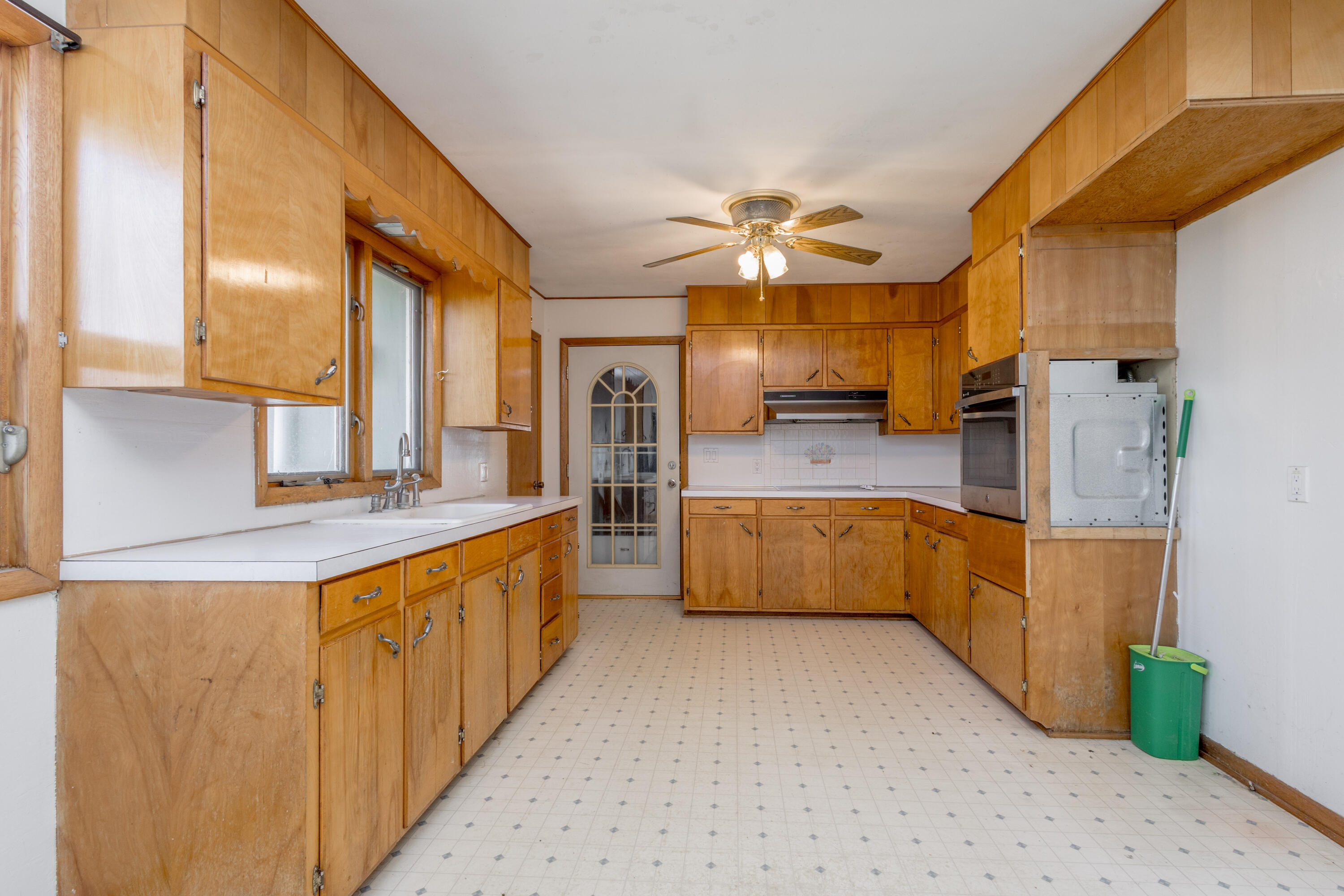 603 Spring Valley Dr Property Photo 8