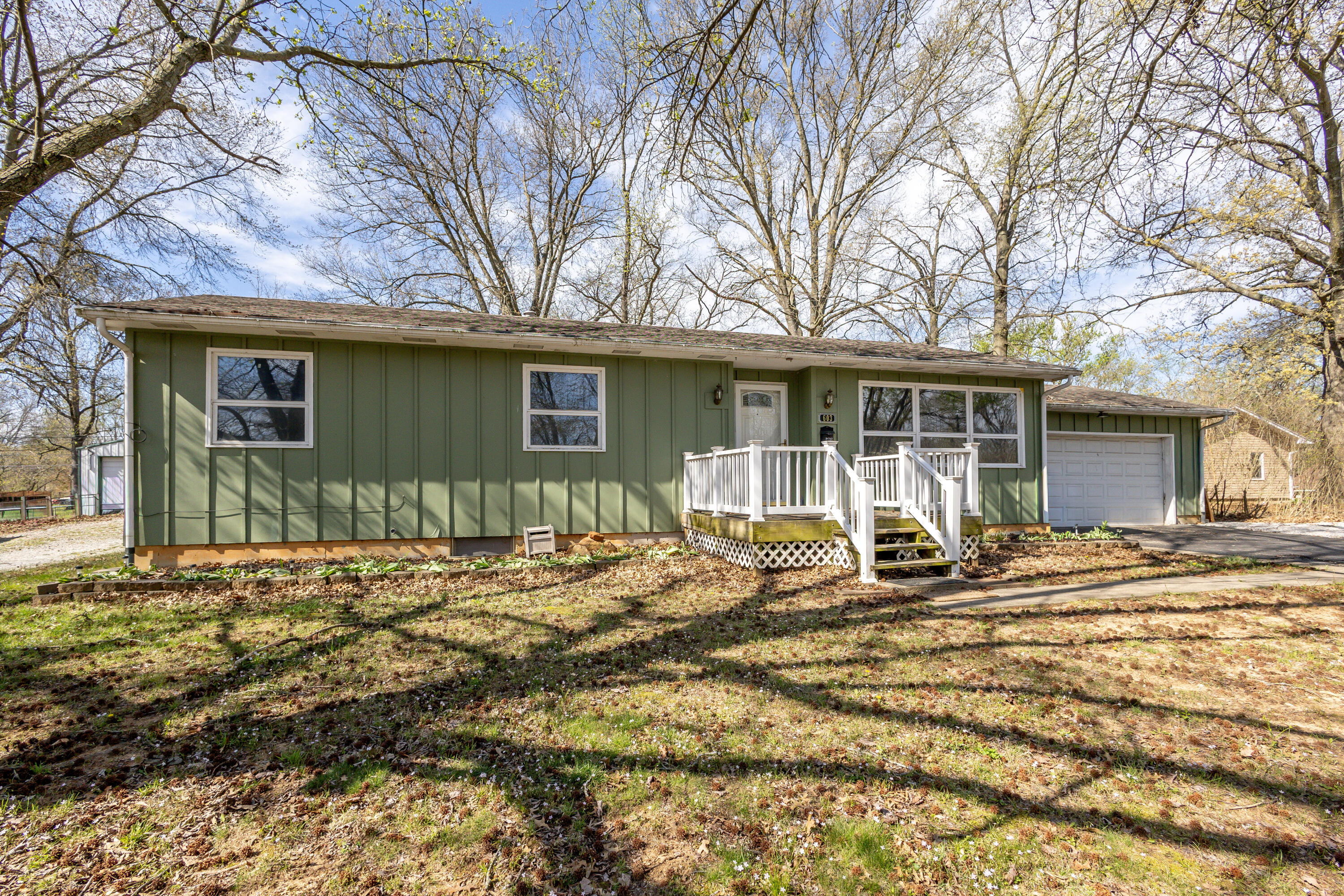 603 Spring Valley Dr Property Photo 9