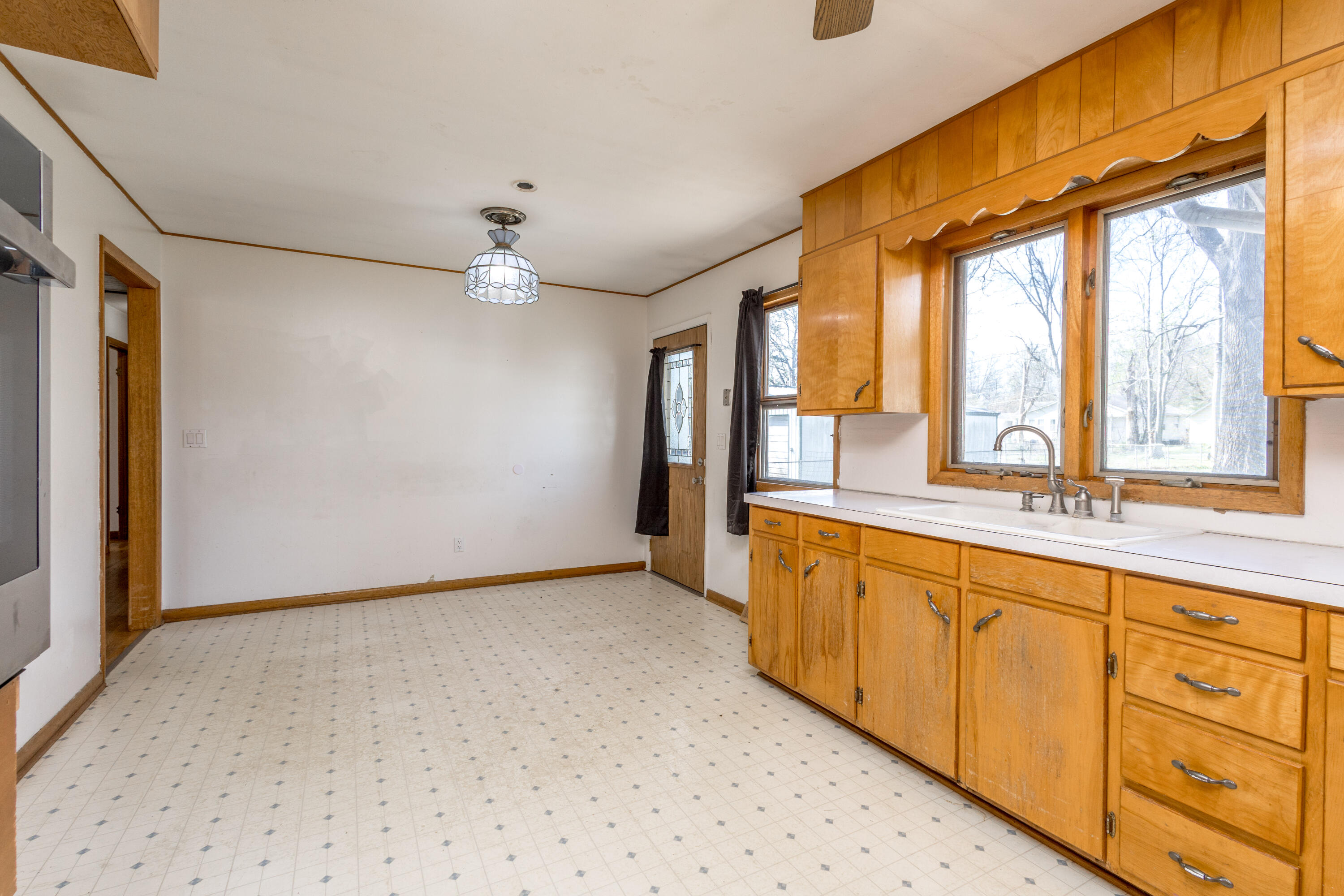 603 Spring Valley Dr Property Photo 11
