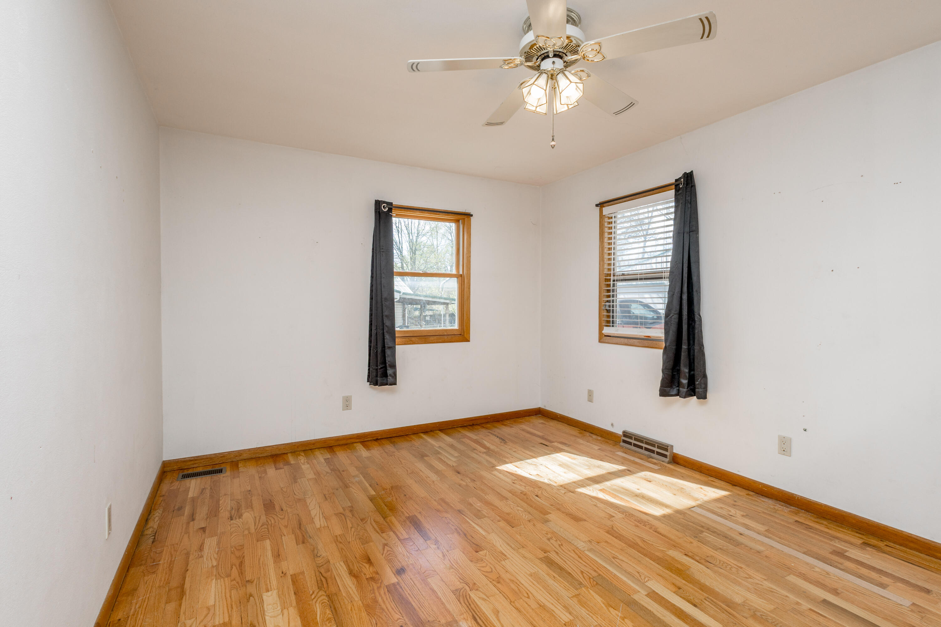 603 Spring Valley Dr Property Photo 18