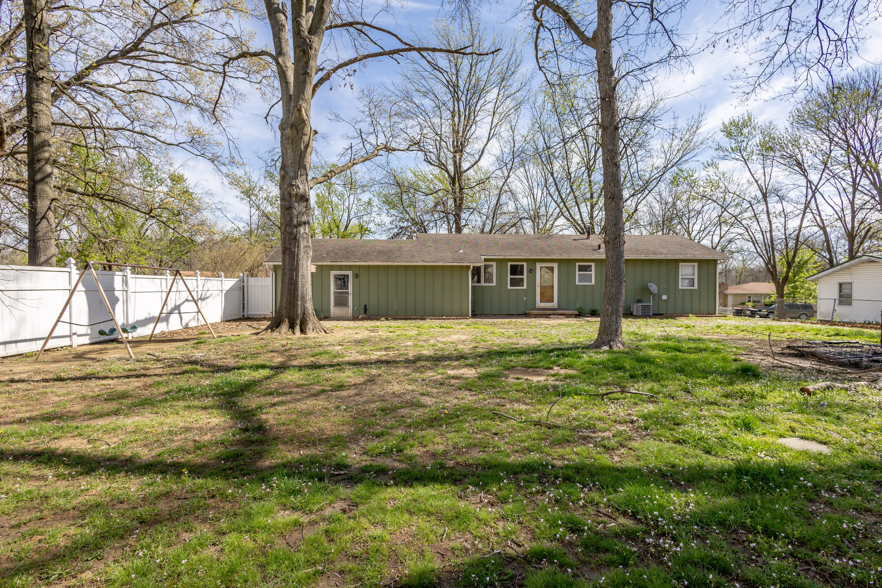 603 Spring Valley Dr Property Photo 28