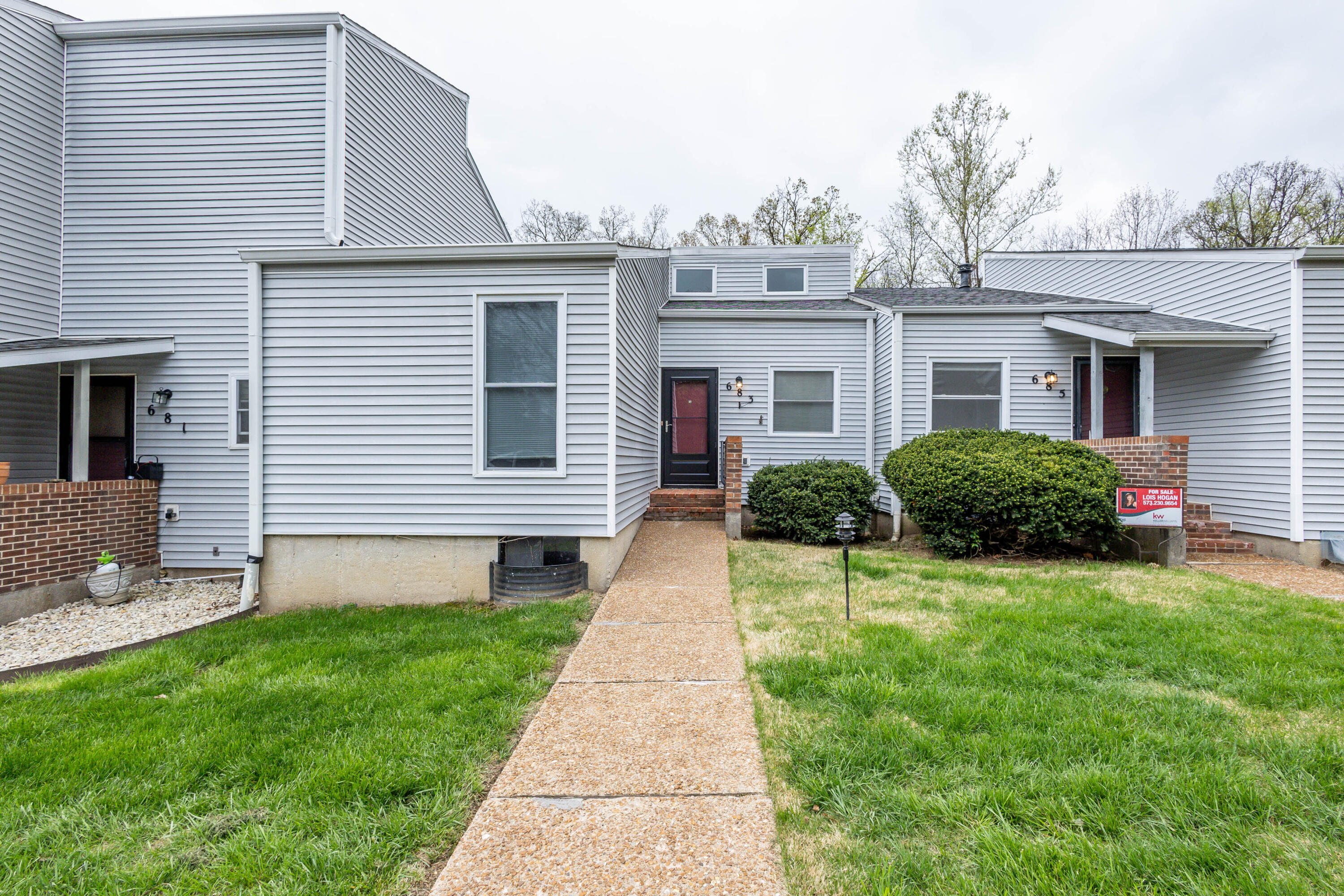683 Hiddenwood Ct Property Photo 1
