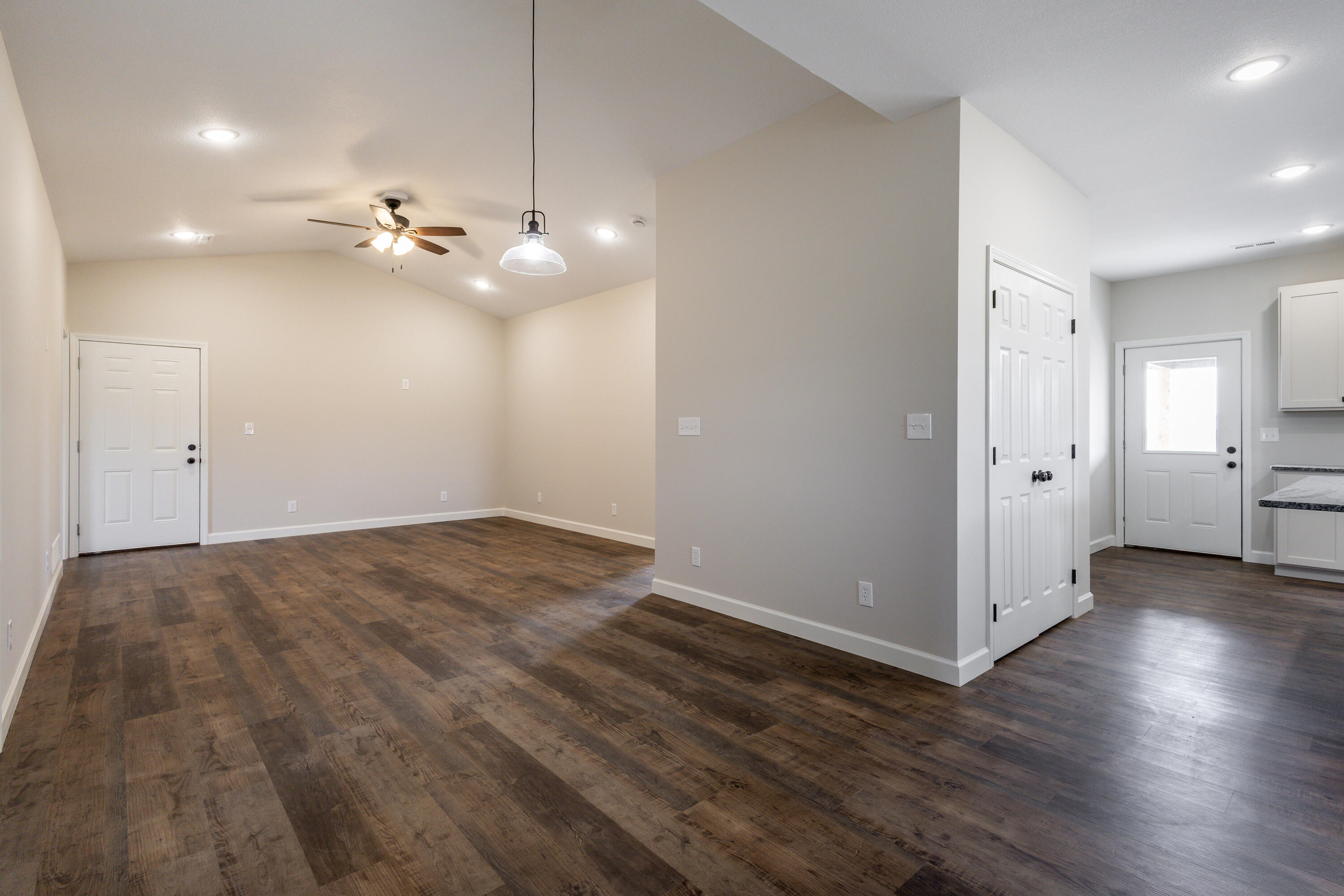 11277 Audrain Road 924 Property Photo 10