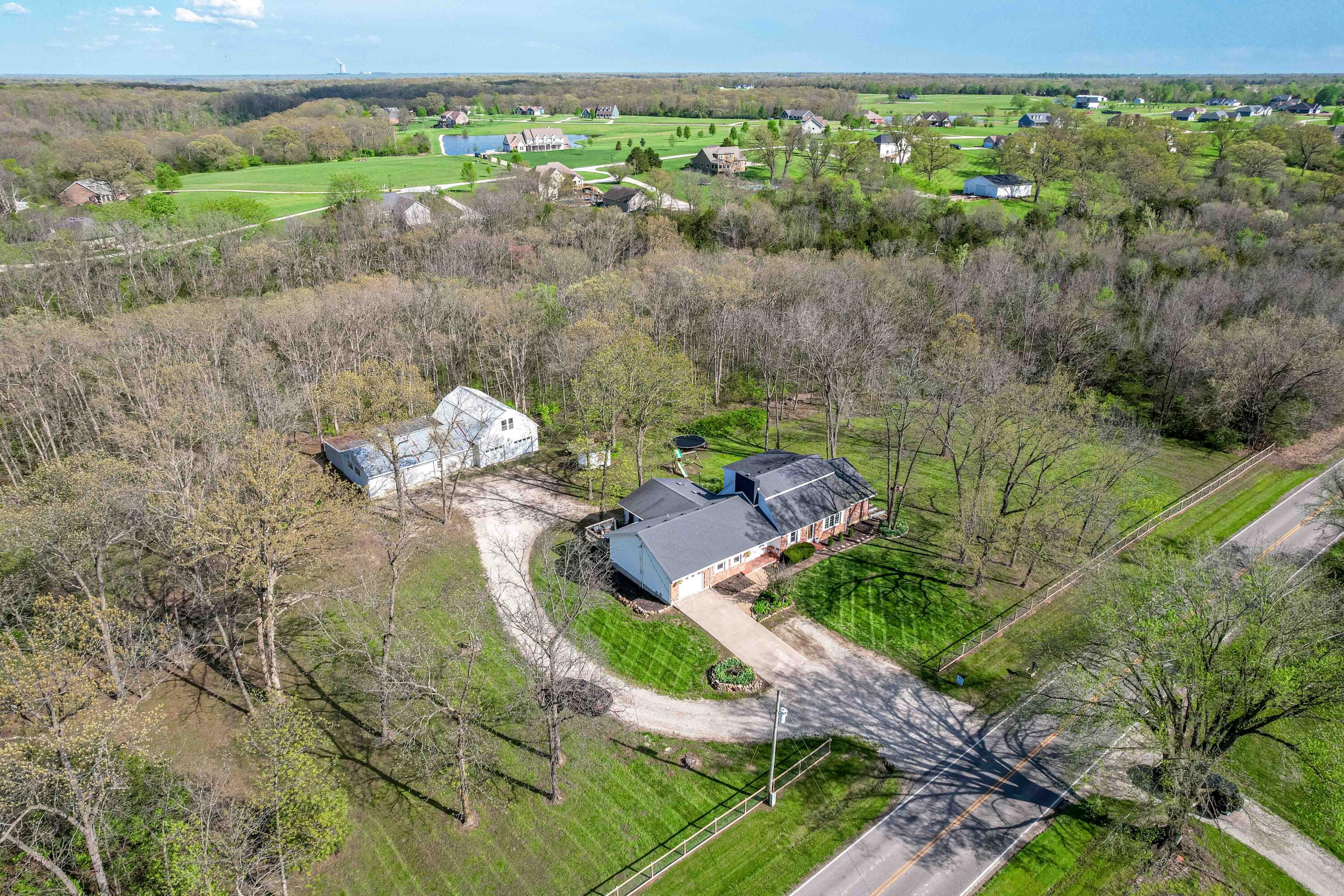 6916 State Road C Property Photo 2