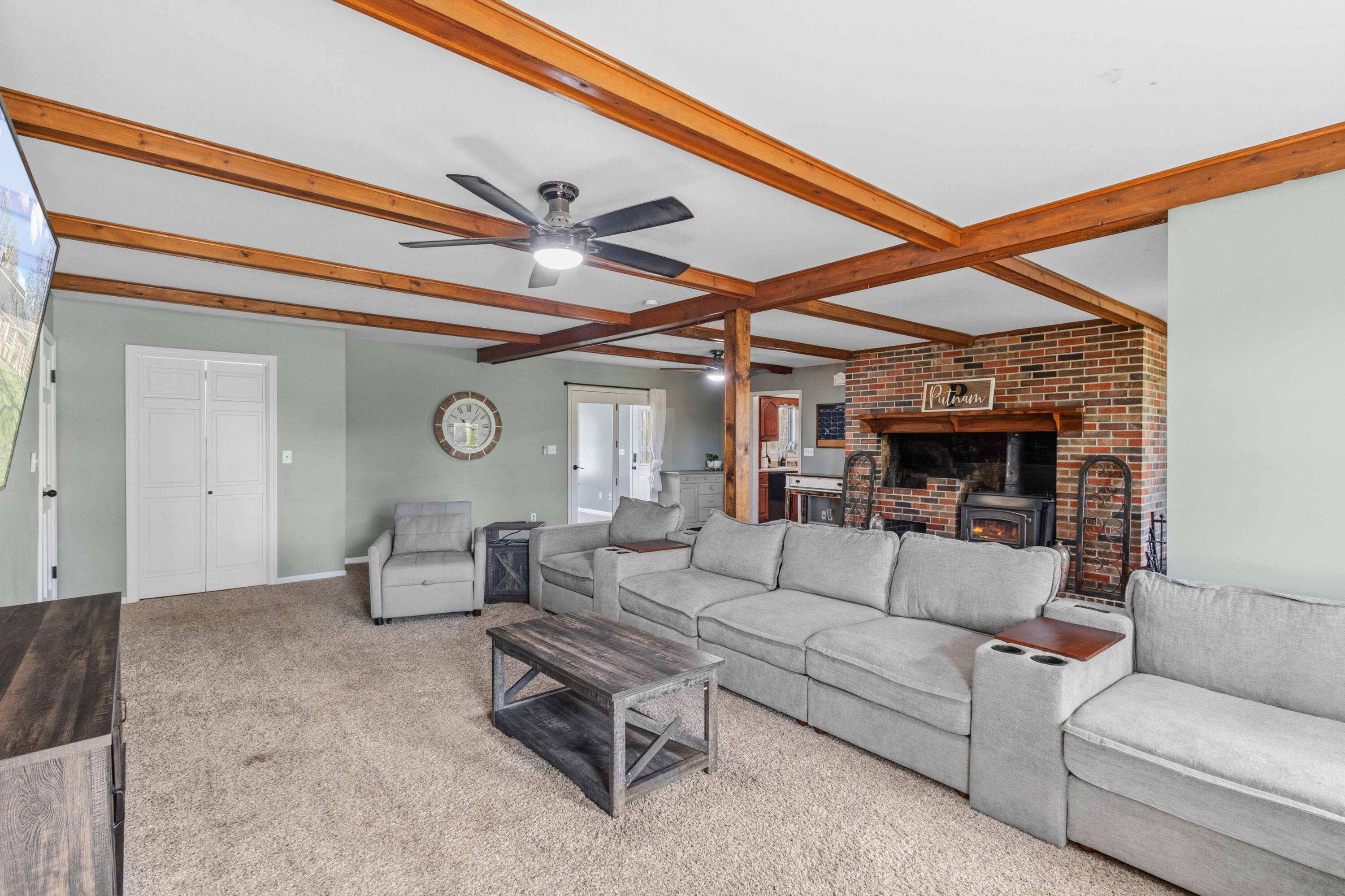 6916 State Road C Property Photo 7