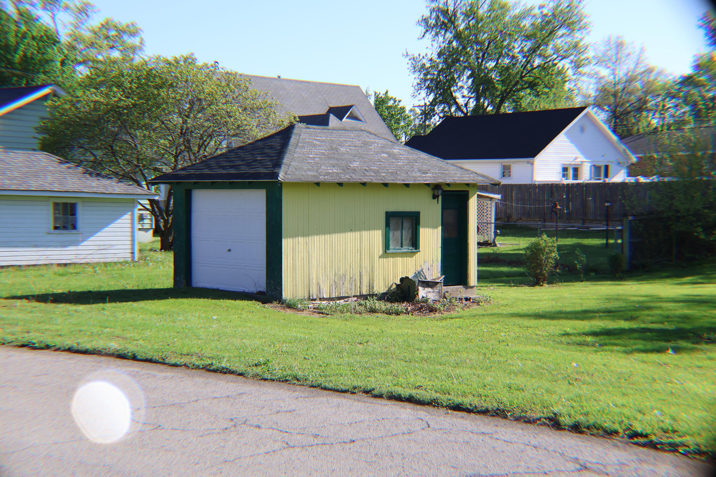 803 E Jackson St Property Photo 6