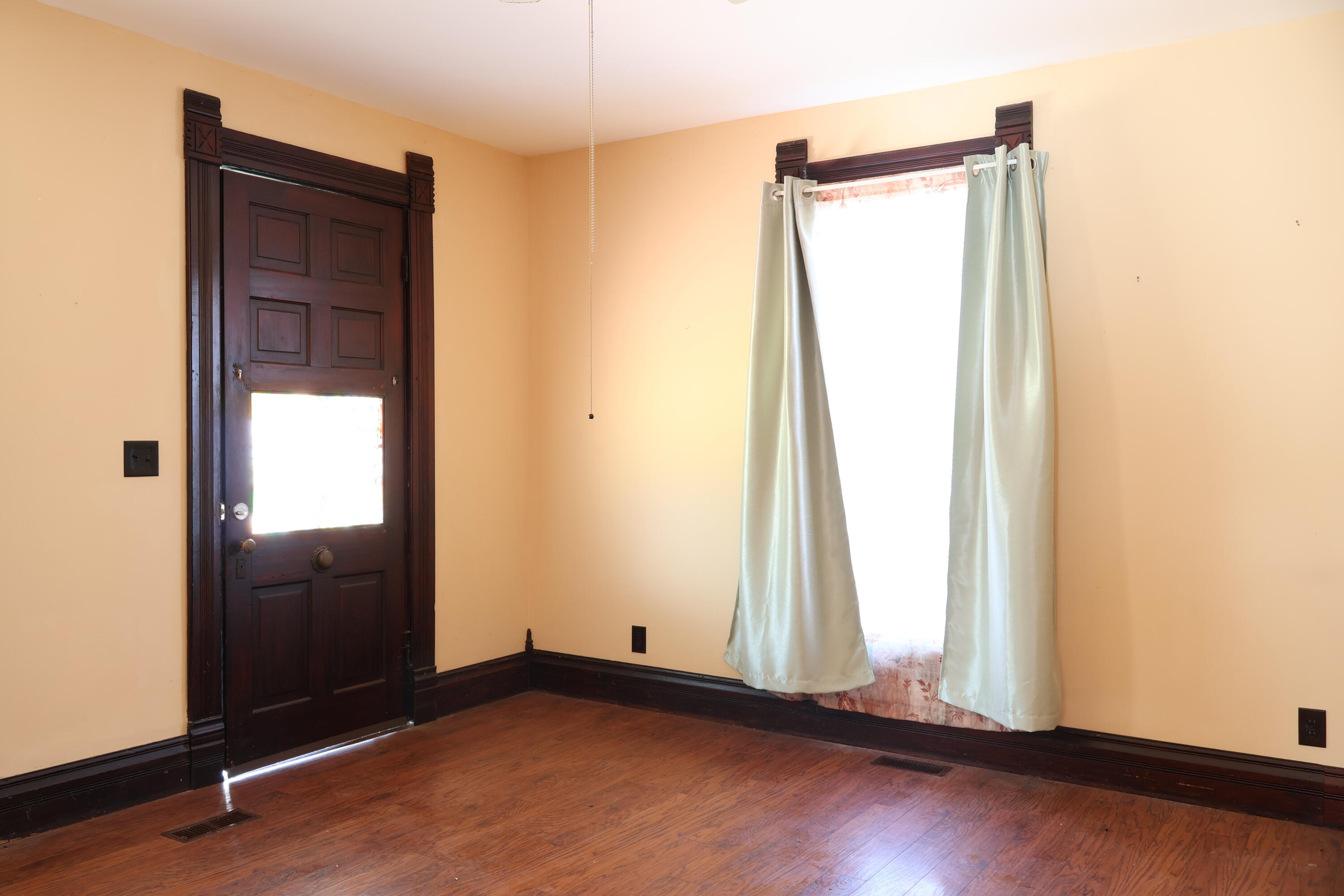 803 E Jackson St Property Photo 8