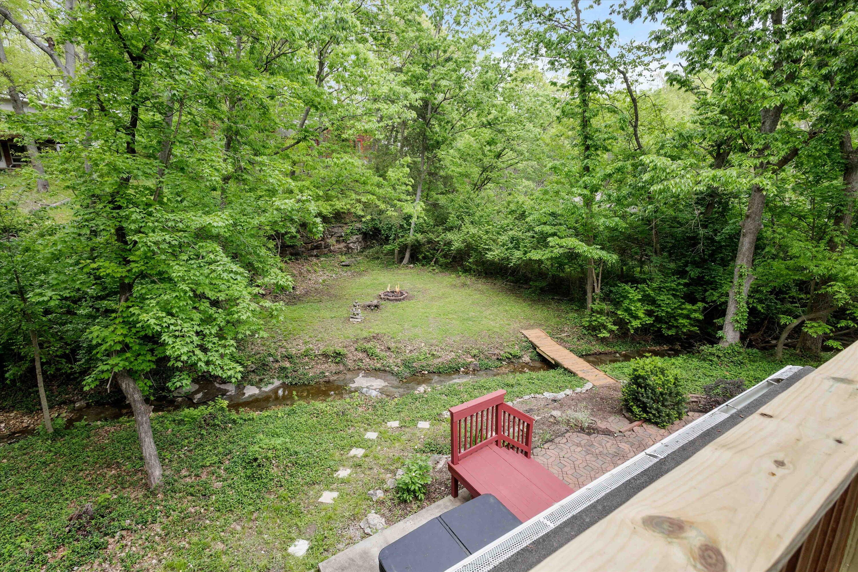 701 Glenwood Ct Property Photo 4