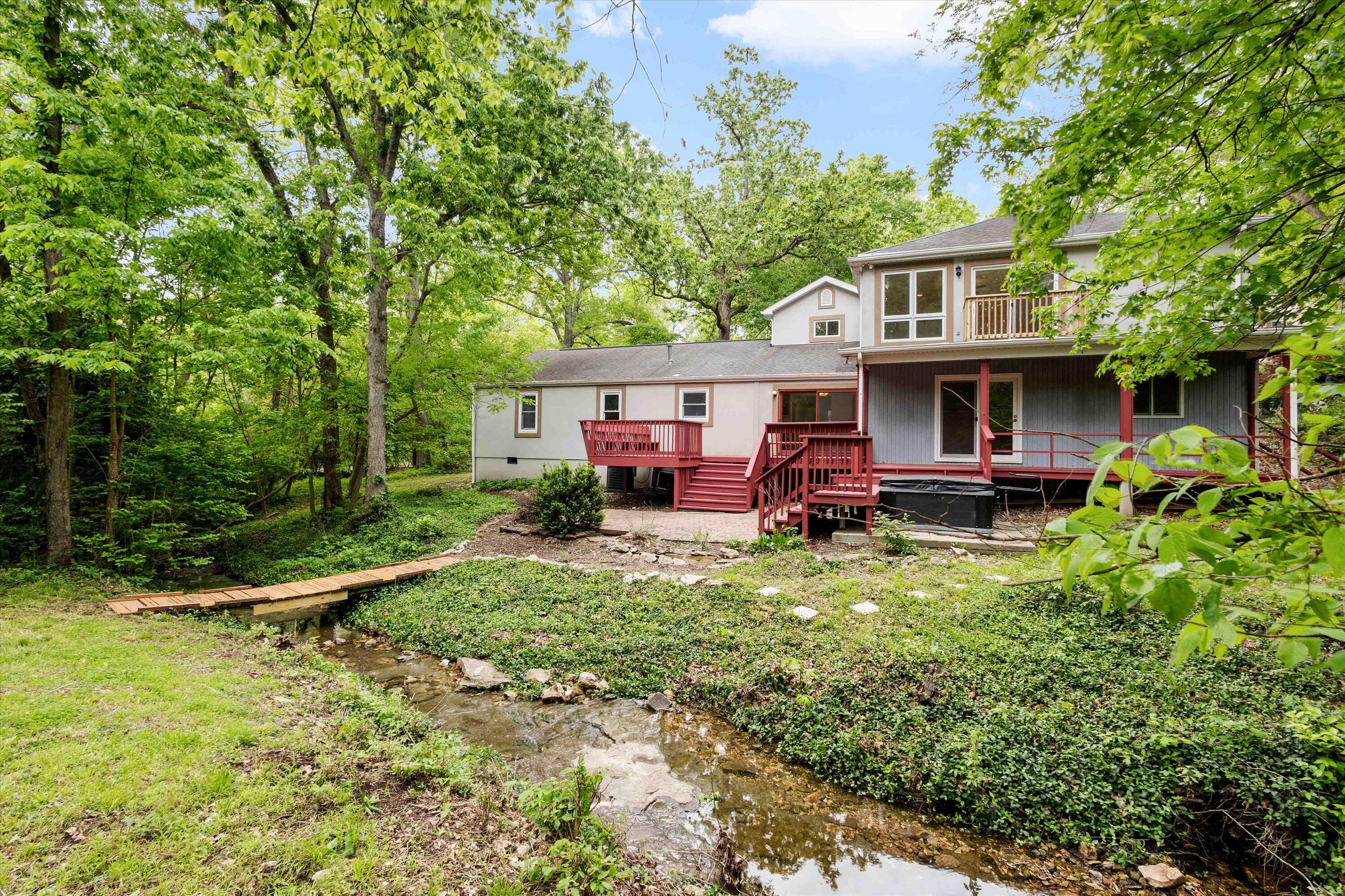 701 Glenwood Ct Property Photo 6