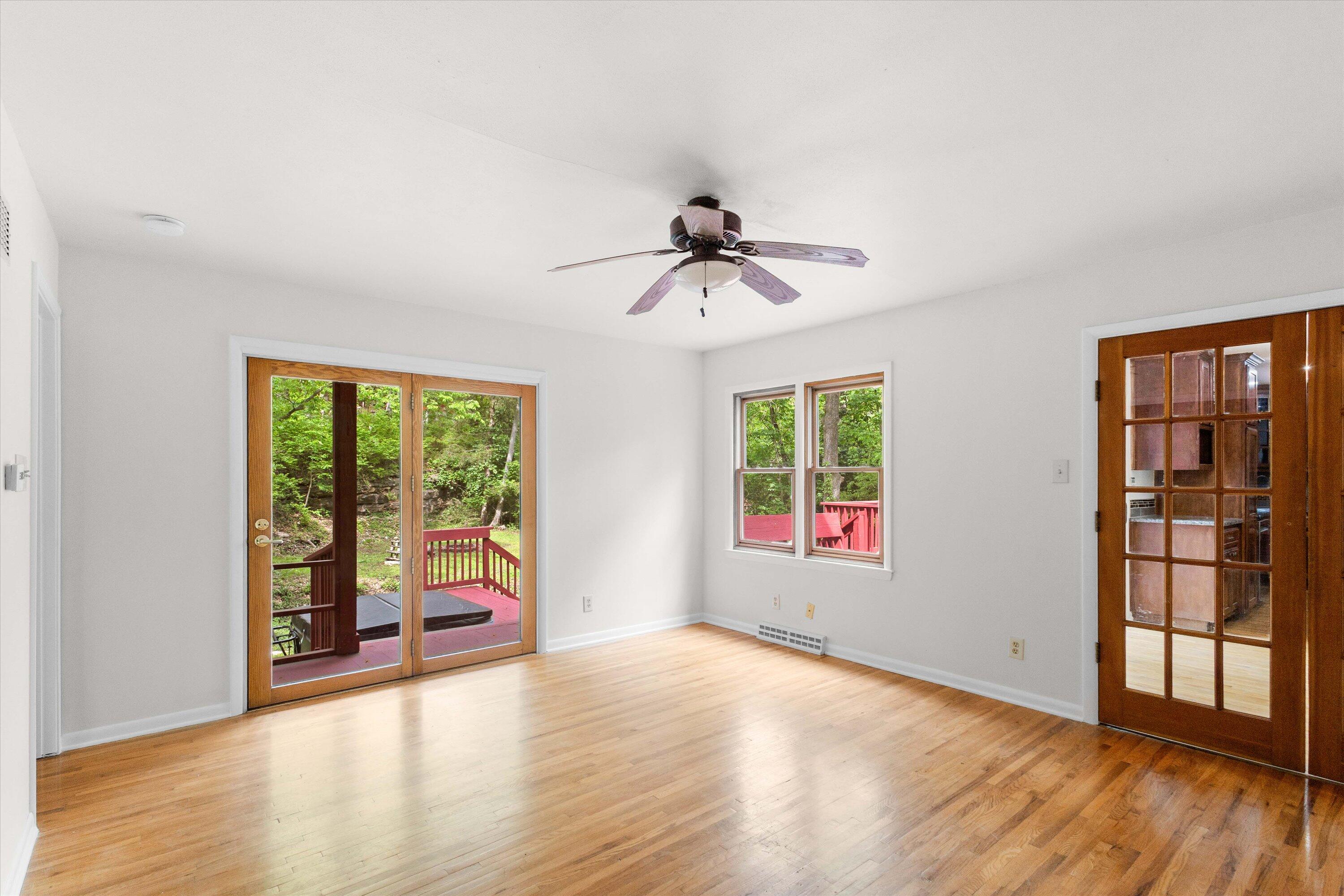 701 Glenwood Ct Property Photo 29