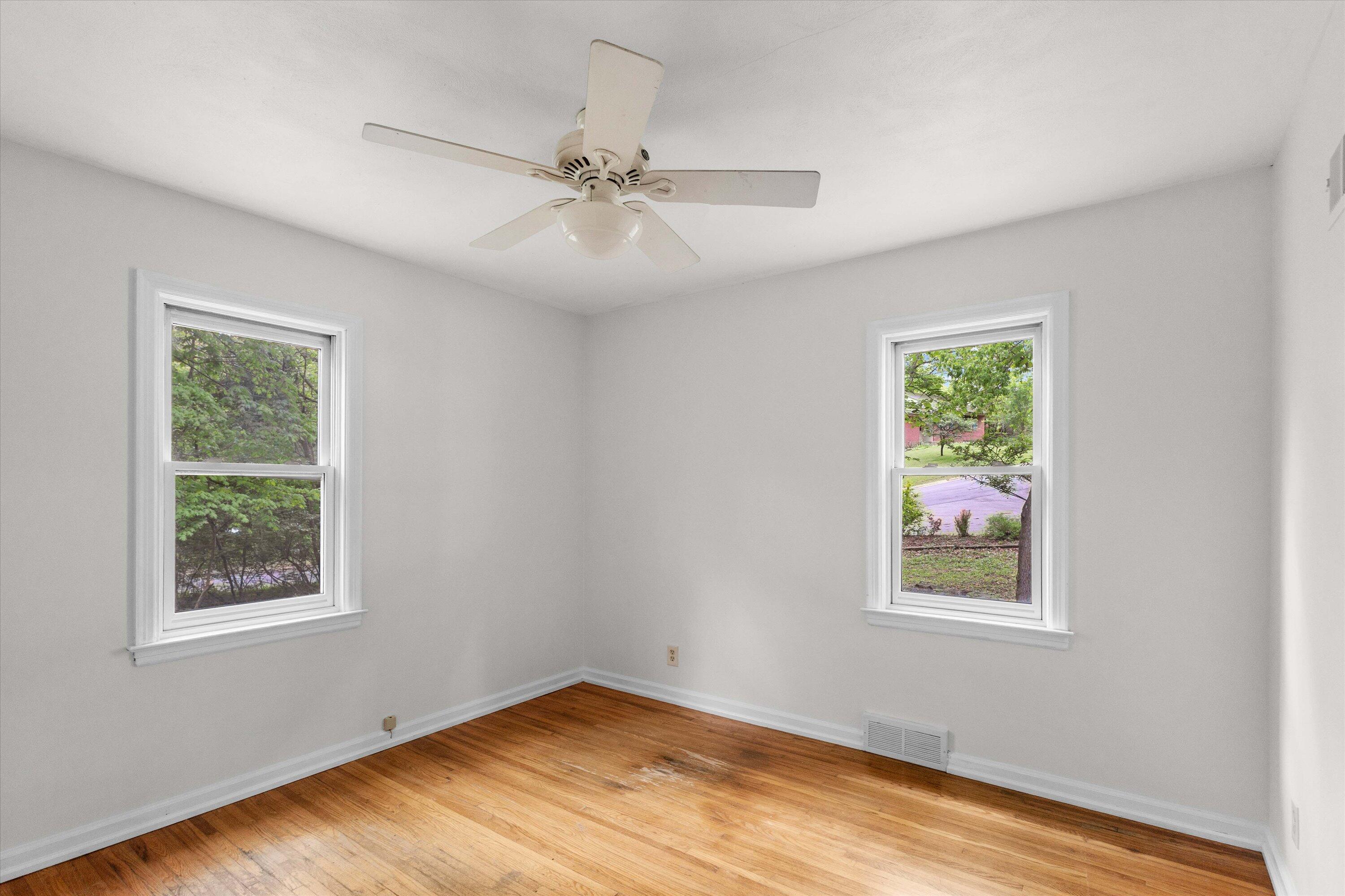 701 Glenwood Ct Property Photo 36
