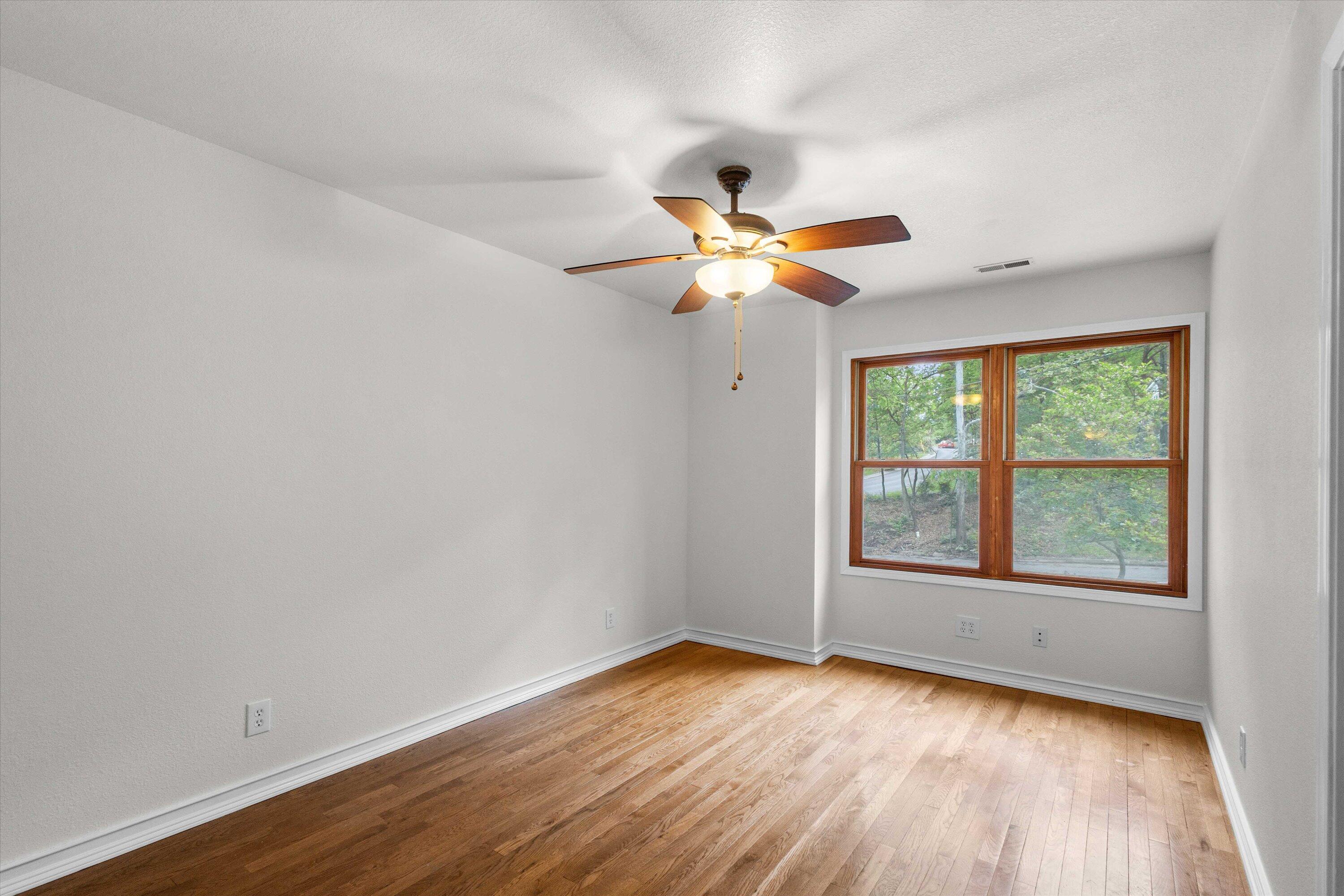 701 Glenwood Ct Property Photo 44