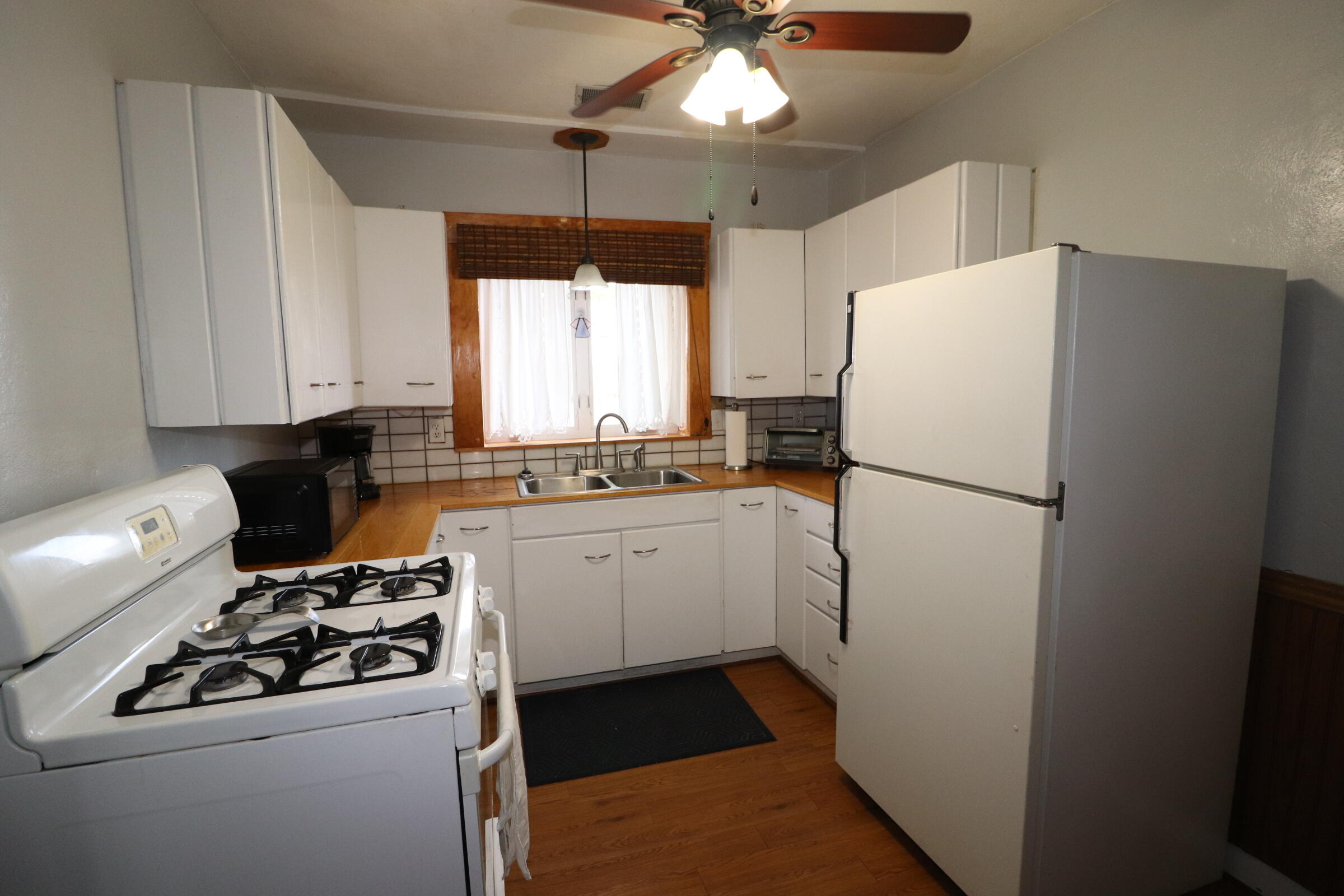 550 S Summit Dr Property Photo 11