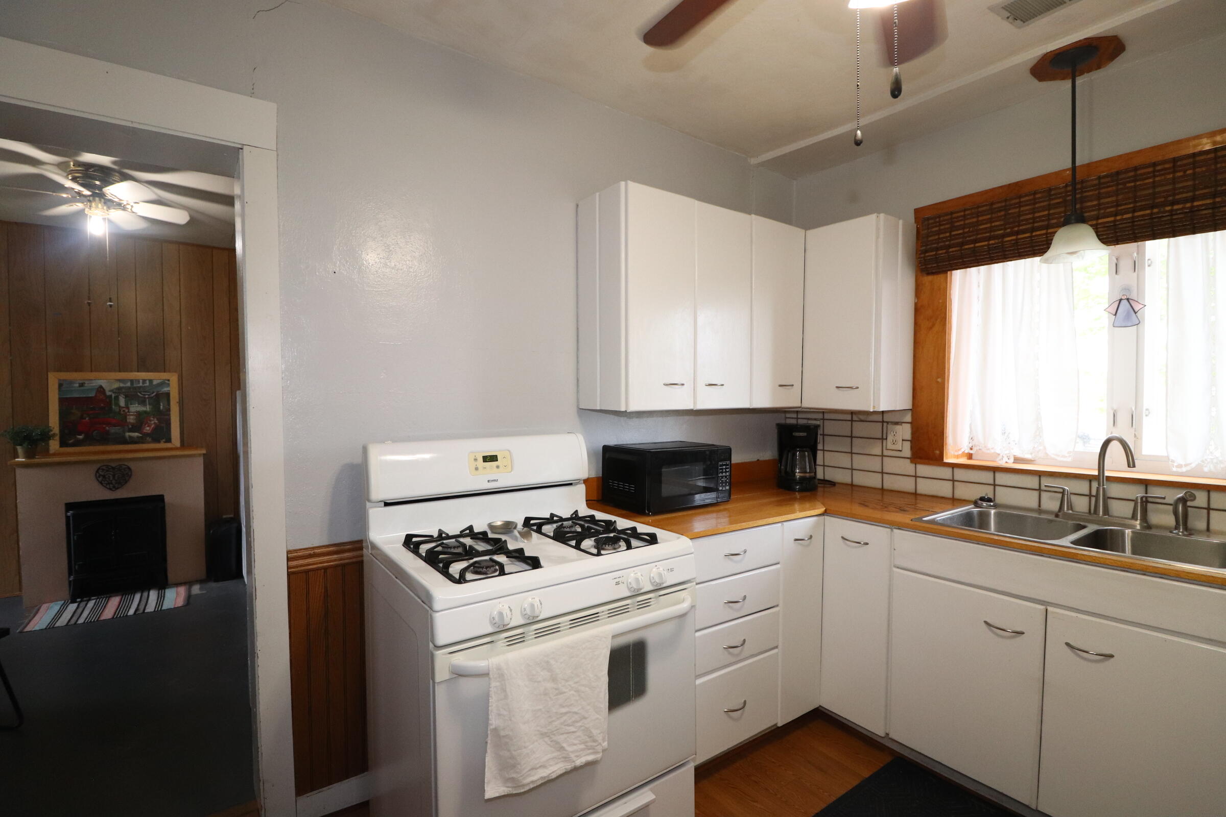 550 S Summit Dr Property Photo 12