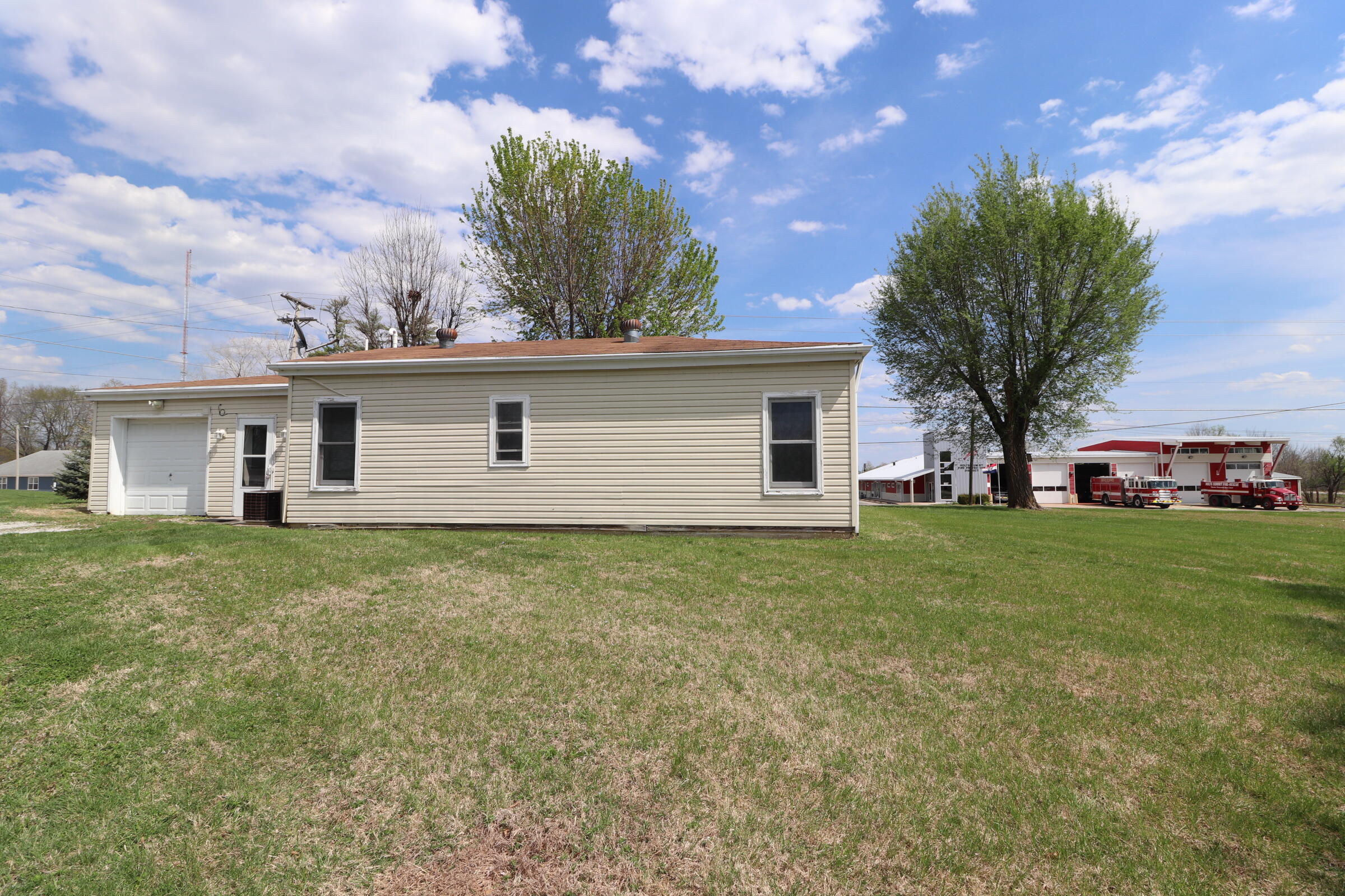 550 S Summit Dr Property Photo 31