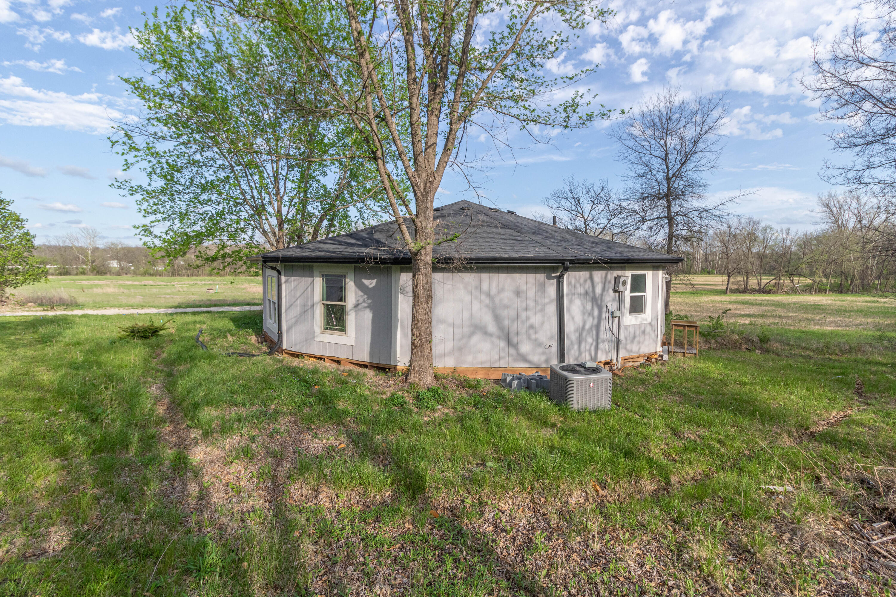 6801 N Maxine St Property Photo 5