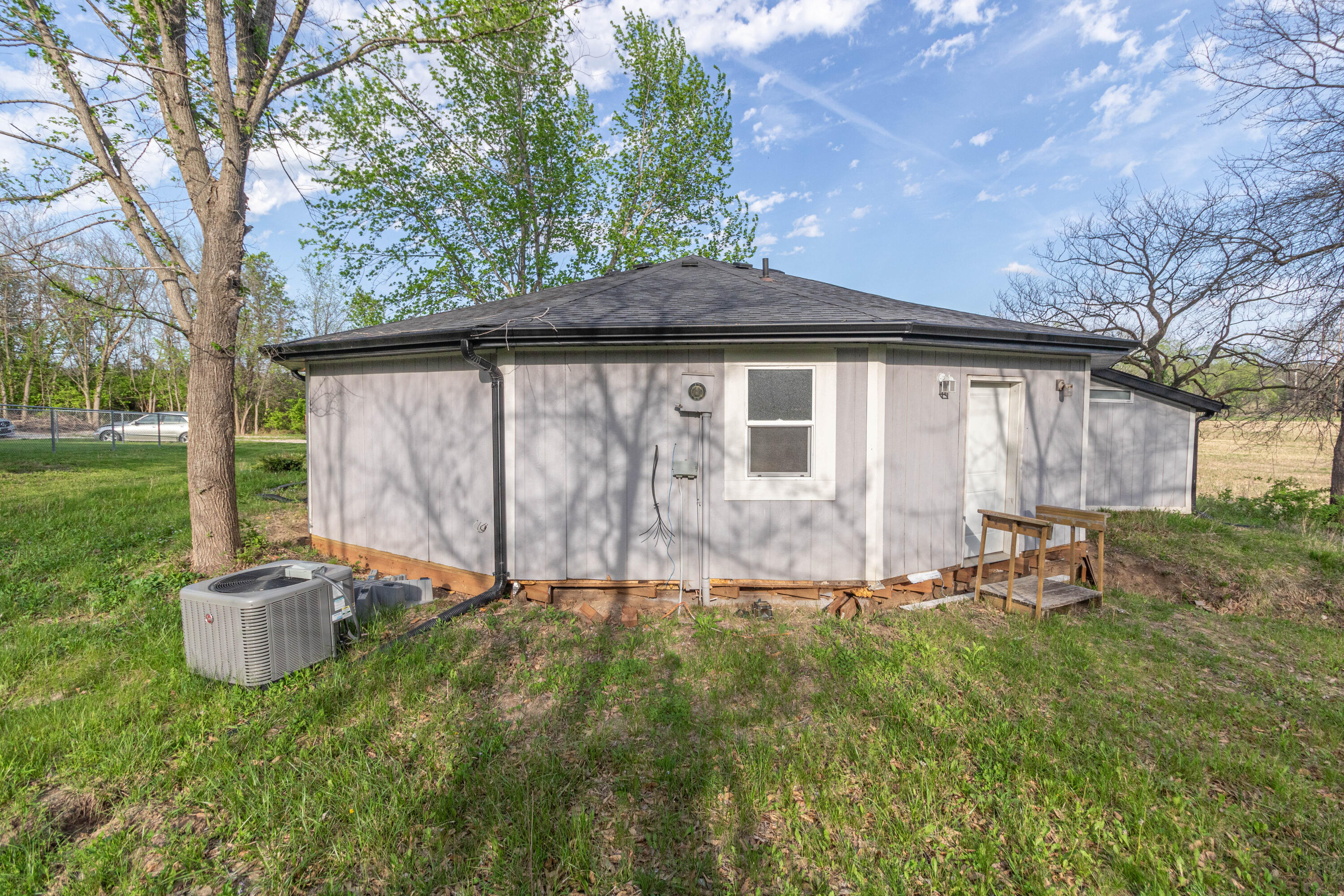 6801 N Maxine St Property Photo 6