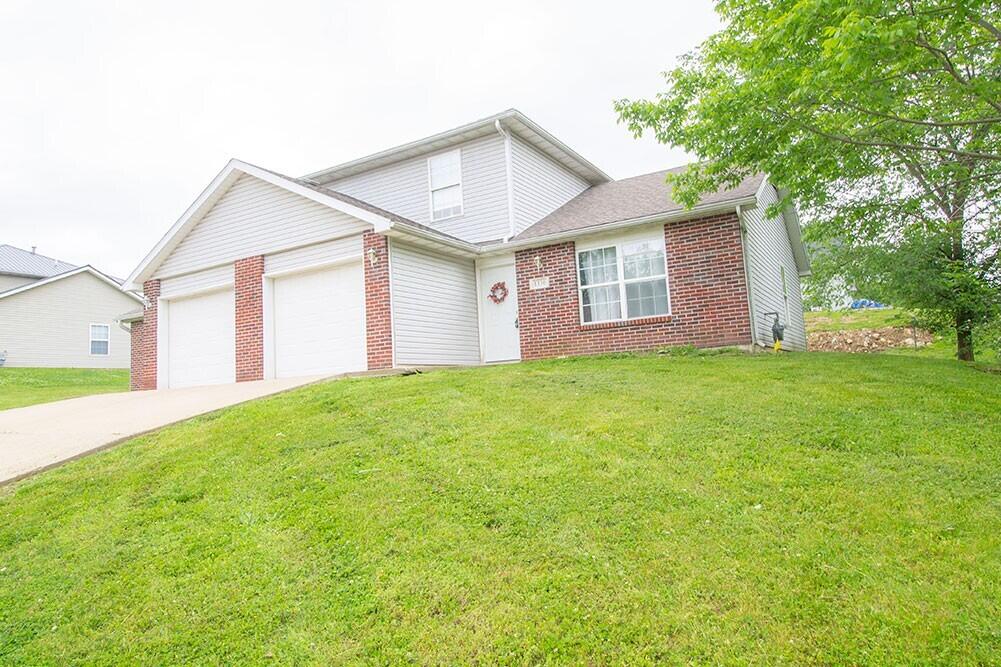 1330 GODAS DR Property Photo 1