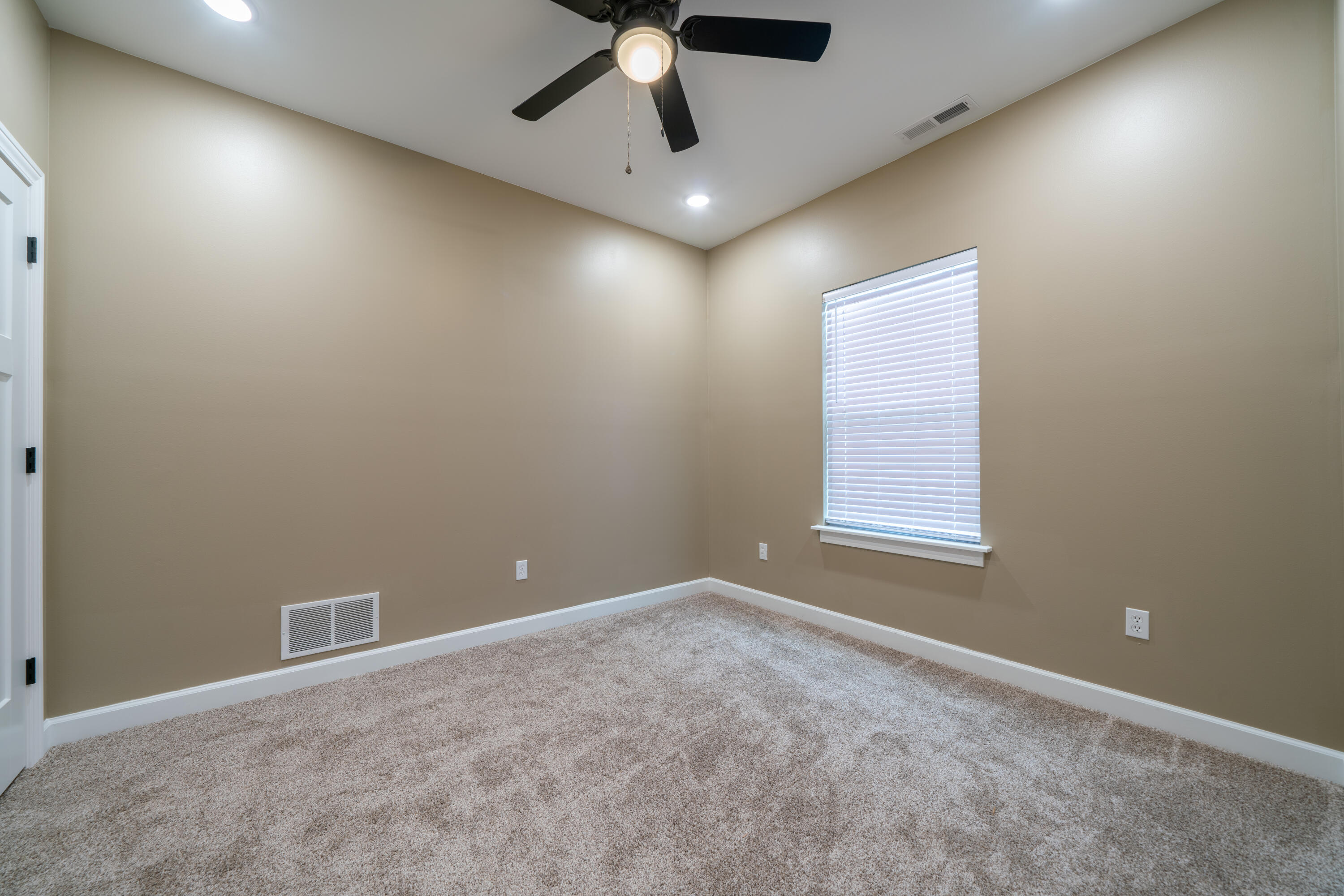 779 Vine Dr Property Photo 28