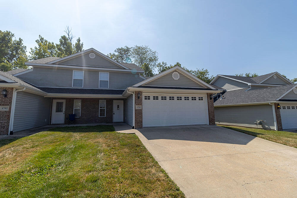 4700 DEHAVEN DR Property Photo 1