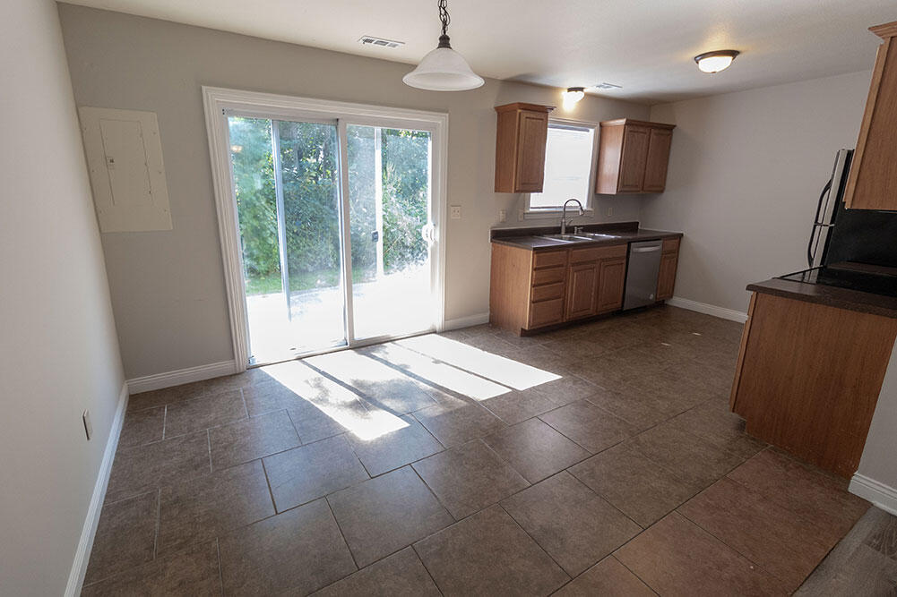 4700 Dehaven Dr Property Photo 4