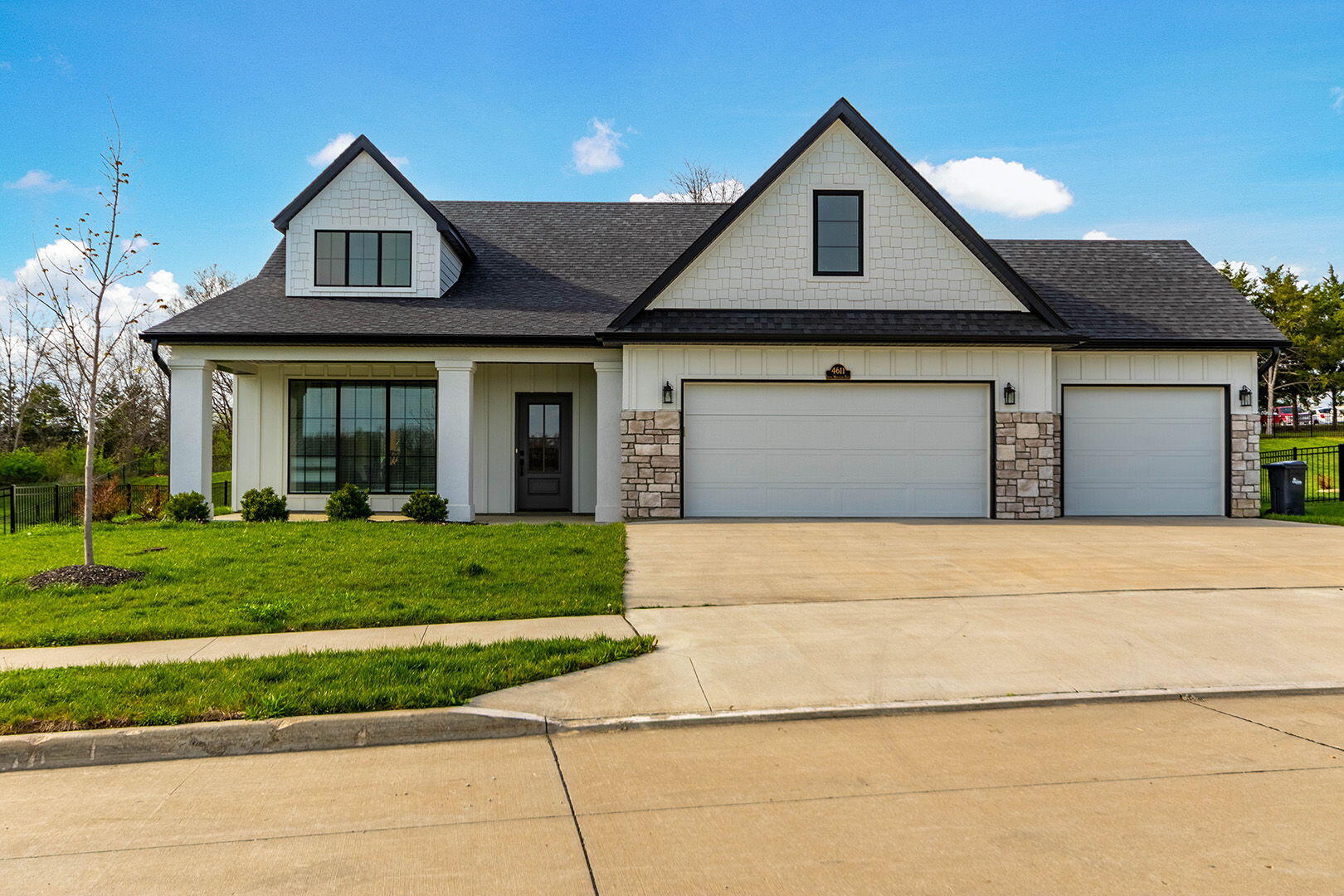 4611 Stone Mountain Pky Property Photo 1