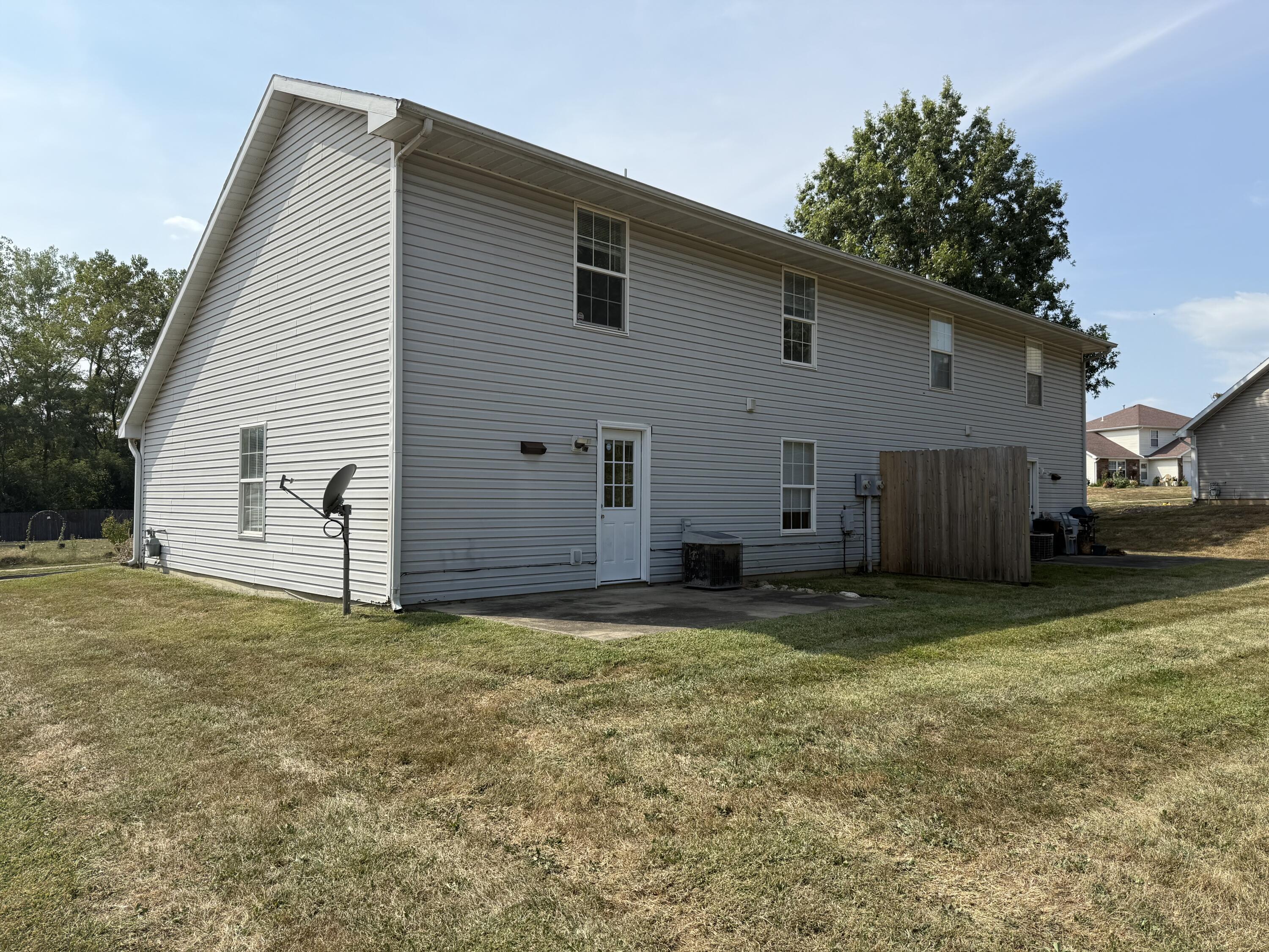 1326 N Frideriki Dr Property Photo 2