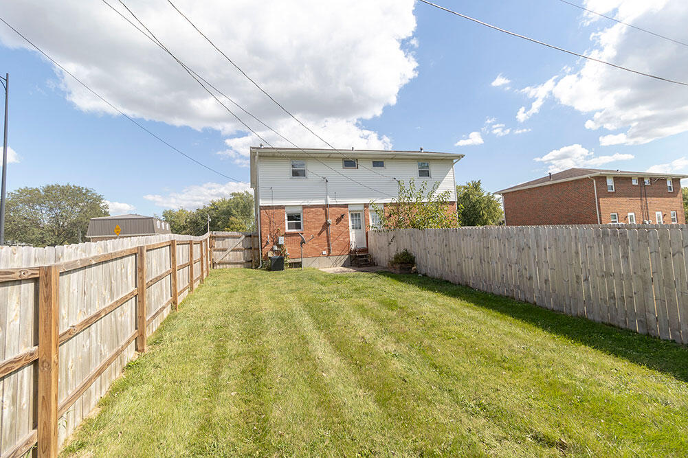 1219 Player Pl Property Photo 29