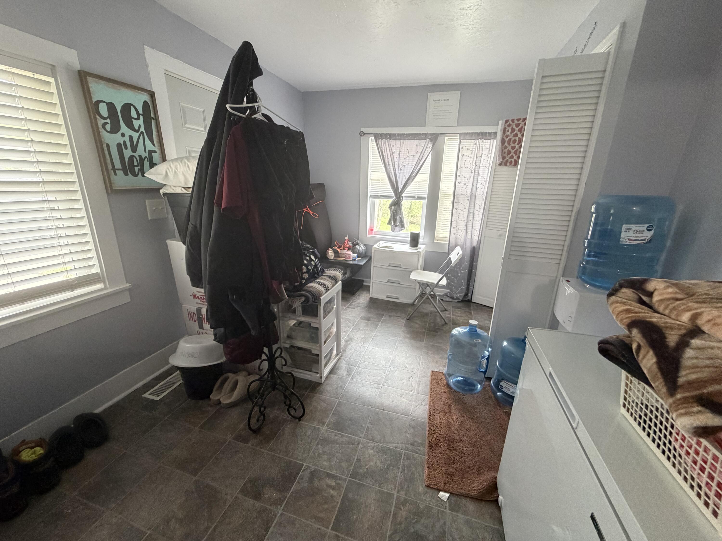 411 E Atchison St Property Photo 5