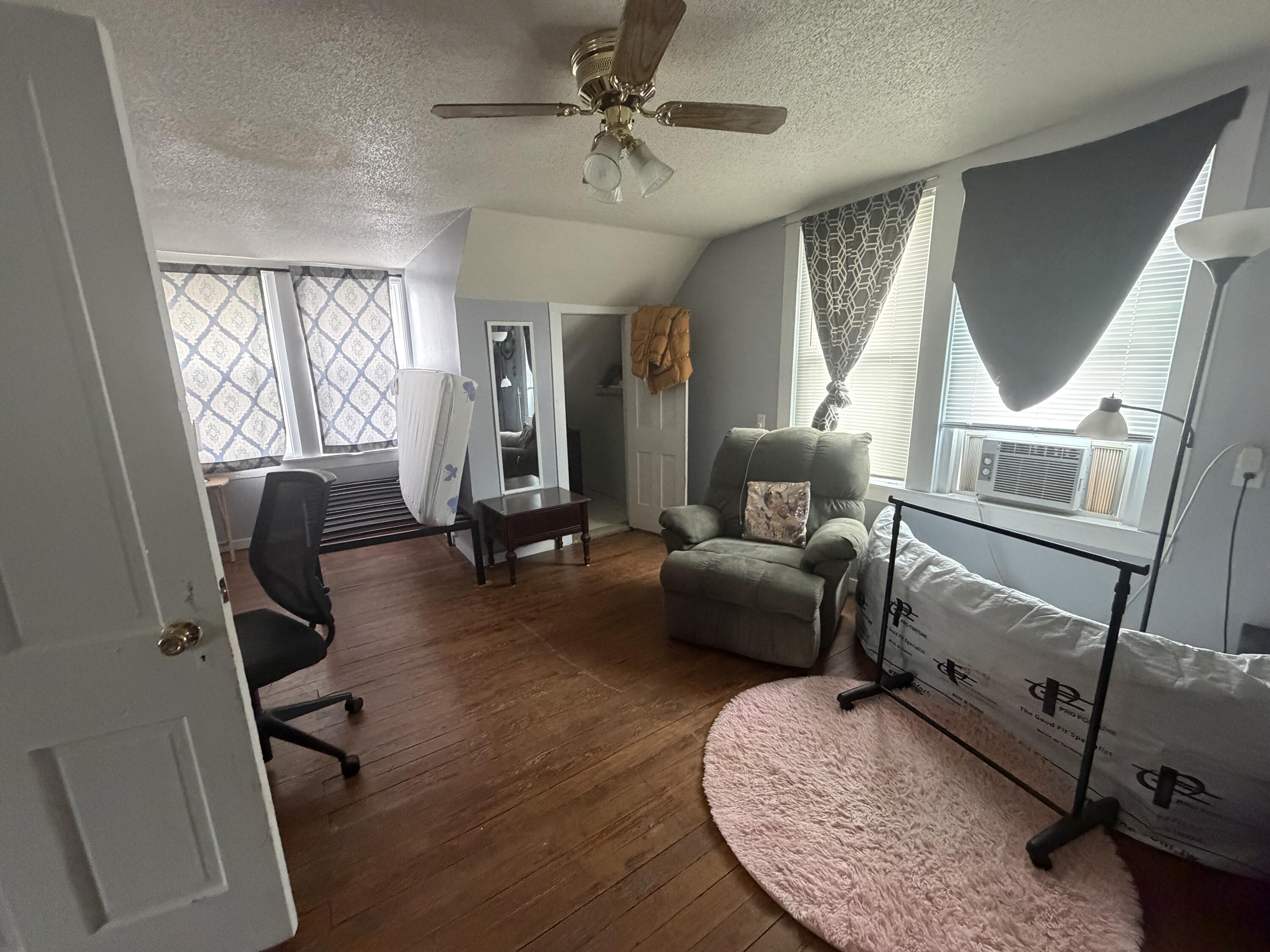 411 E Atchison St Property Photo 11